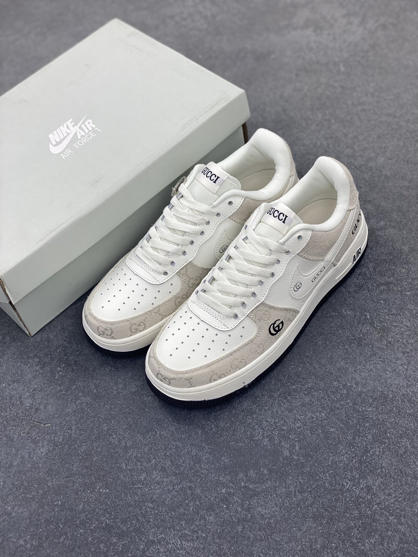 图片[8]-Nike Air Force 1 Low 空军一号低帮百搭休闲运动板鞋。柔软、弹性十足的缓震性能和出色的中底设计，横跨复古与现代的外型结合，造就出风靡全球三十多年的Force 1，直到今天还深受青睐。 货号：DZ4711-100 尺码：36 36.5 37.5 38 38.5 39 40 40.5 41 42 42.5 43 44 44.5 45-选品中心