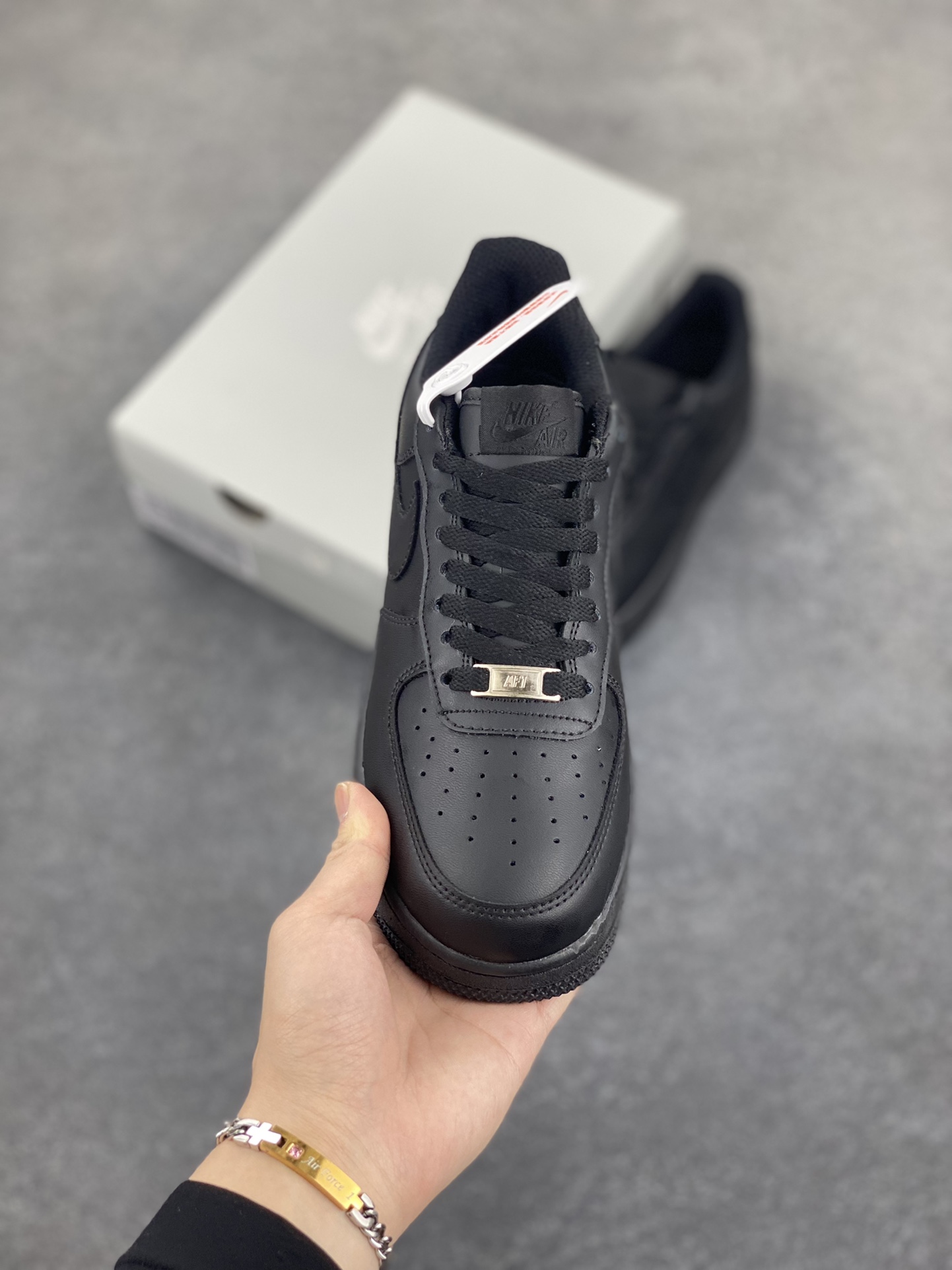 图片[2]-福利特价 ❗️ Nk Air Force 1 空军全黑 纯黑色 客供模具、打造最完美空军鞋型 卖了上万双好评无数，欢迎对比 货号：CW2288-001 尺码：36 36.5 37.5 38 38.5 39 40 40.5 41 42 42.5 43 44 44.5 45 46-选品中心