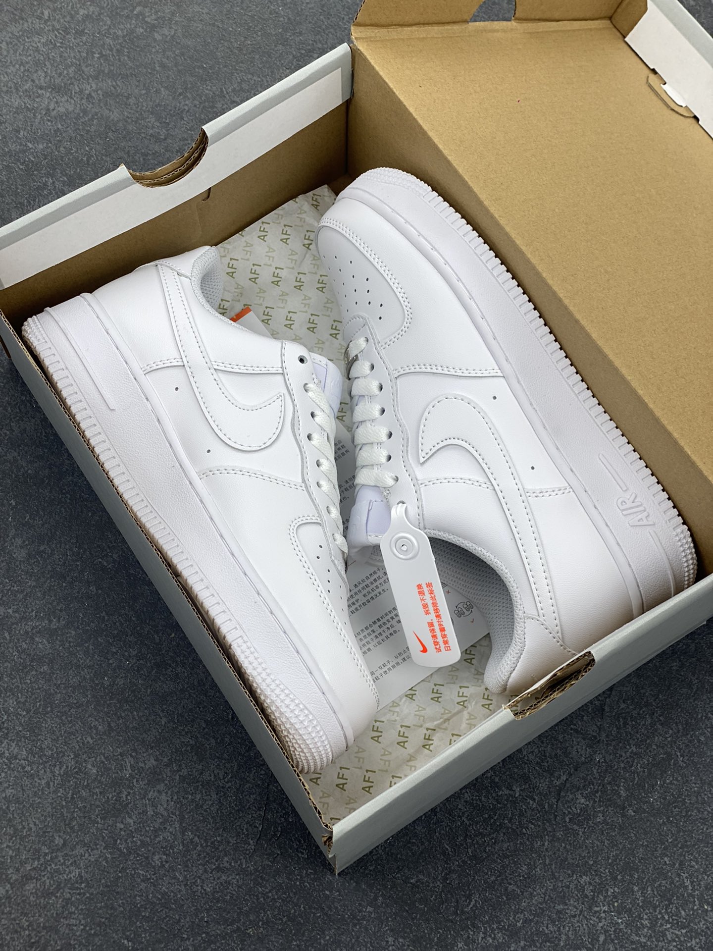 图片[9]-福利特价 ❗️ Nk Air Force 1 空军全白 纯白色 客供模具、打造最完美空军鞋型 卖了上万双好评无数，欢迎对比 货号：CW2288-111 尺码：36 36.5 37.5 38 38.5 39 40 40.5 41 42 42.5 43 44 44.5 45 46 47-选品中心