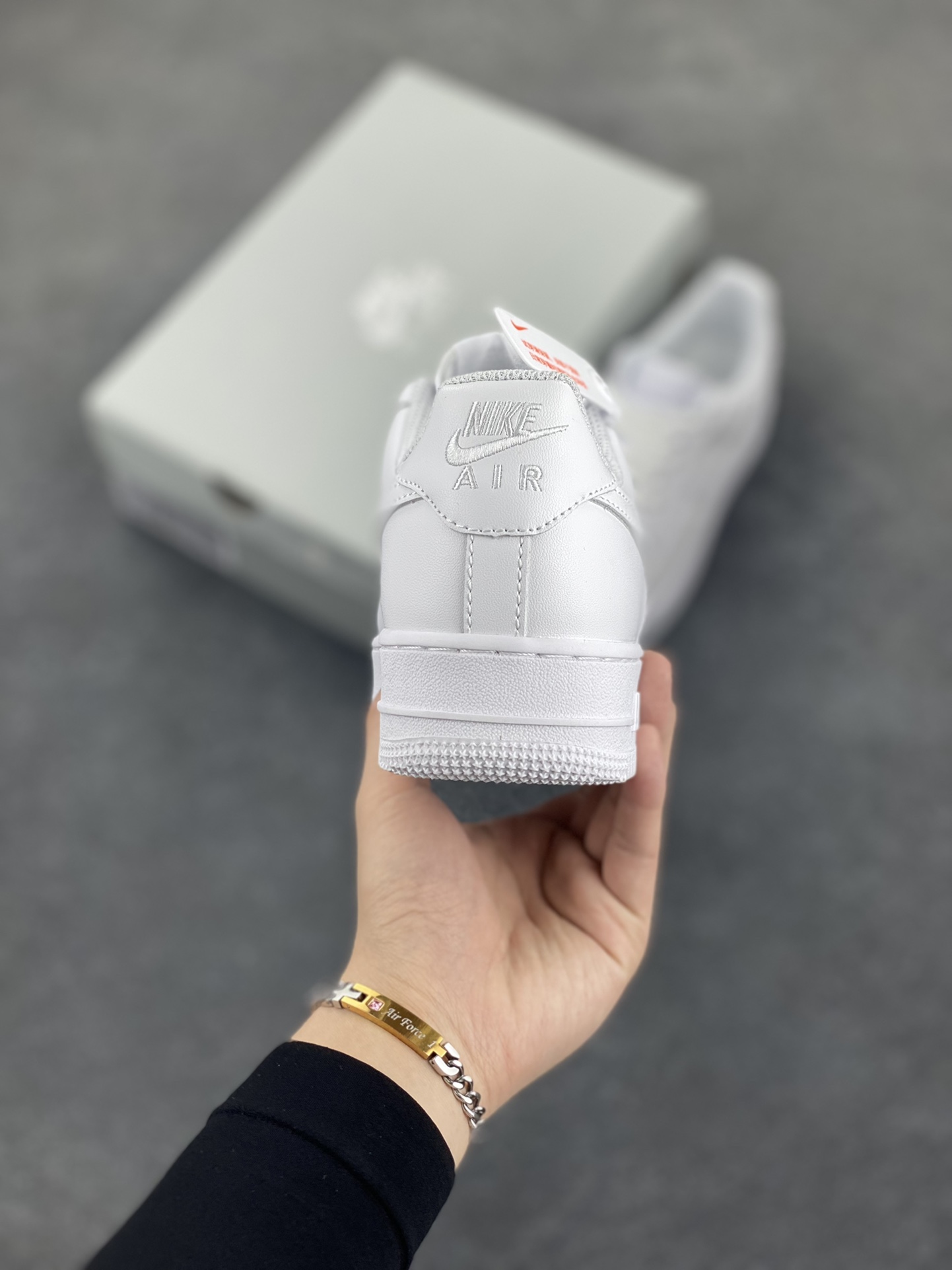 图片[4]-福利特价 ❗️ Nk Air Force 1 空军全白 纯白色 客供模具、打造最完美空军鞋型 卖了上万双好评无数，欢迎对比 货号：CW2288-111 尺码：36 36.5 37.5 38 38.5 39 40 40.5 41 42 42.5 43 44 44.5 45 46 47-选品中心