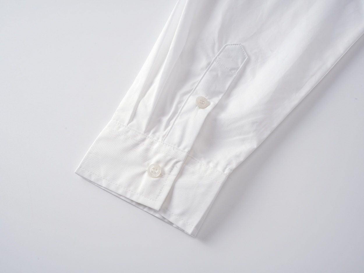 Balenciaga 印花字母ロゴ長袖シャツ - 快適さとエレガンスを兼ね備えた一枚