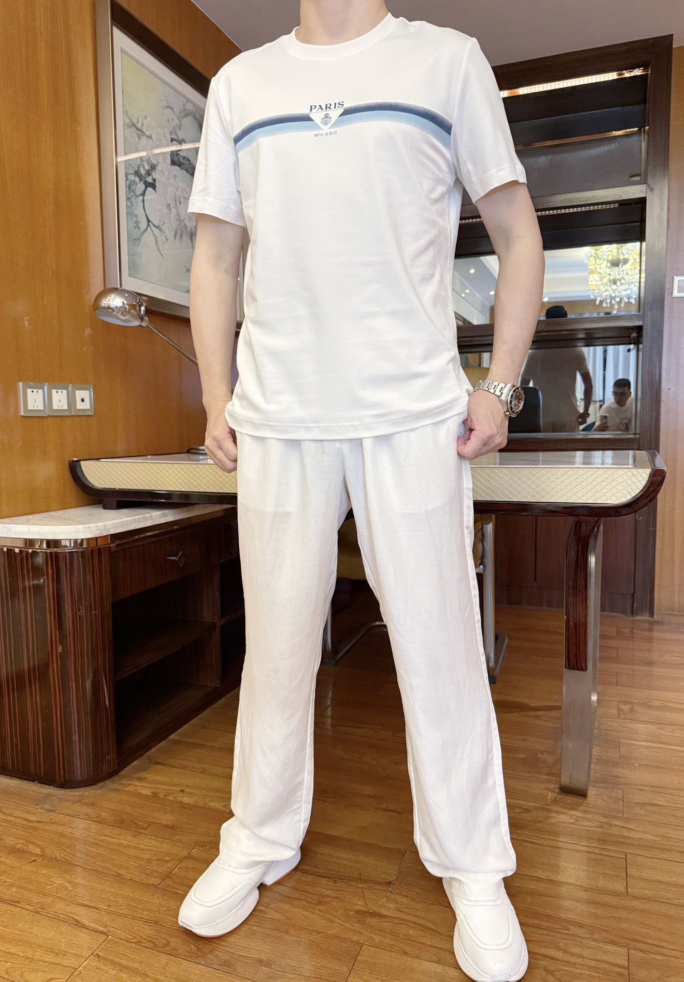 NO:137886,Prada-2025 counter latest hot T-shirt shipment, hot-selling items in European and American counters!  Selected Italian imported mercerized cotton fabrics with fashionable designs, exquisite brand logo on the chest to show the charm You are definitely worthy of having. Number 48-56 (model 173/130 wears 48, with Hong Kong Lane Crawford gift box packaging), prada,tees, t-shirt, alexander wang19860909普拉达-2025专柜最新爆款T恤出货 欧美专柜热销单品！精选意大利进口丝光精棉面料搭配时尚的设计,胸前精致的品牌标志彰显韵味 您绝对值得拥有.码数48-56（模特173/130穿48,配香港连卡佛礼盒包装）,,prada,tees，t-shirt,alexander wang,Men's clothing