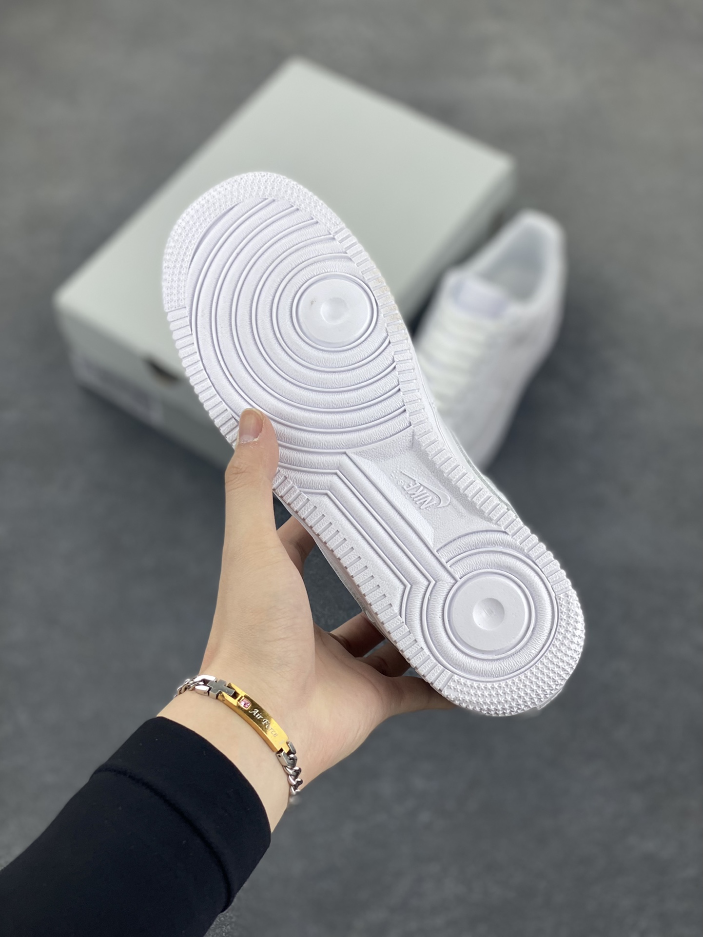 图片[5]-福利特价 ❗️ Nk Air Force 1 空军全白 纯白色 客供模具、打造最完美空军鞋型 卖了上万双好评无数，欢迎对比 货号：CW2288-111 尺码：36 36.5 37.5 38 38.5 39 40 40.5 41 42 42.5 43 44 44.5 45 46 47-选品中心