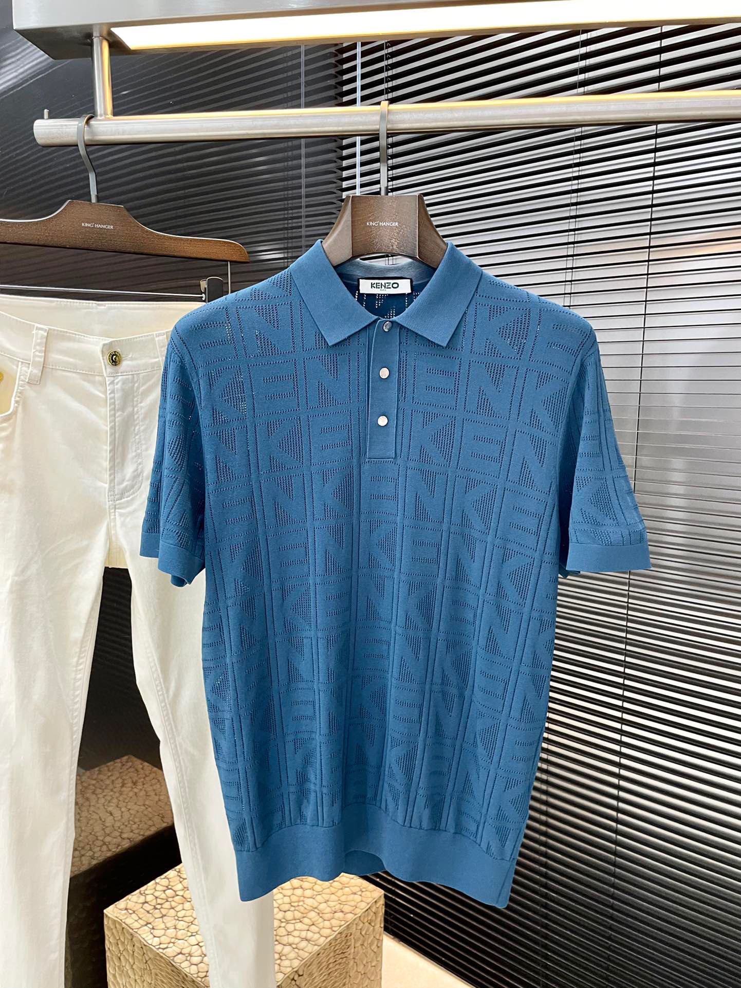 NO:138170,Kenzo- (Zuotian) The latest POLO short-sleeved sleeves in spring and summer 2025, using the latest Yilit fabric, soft feel, soft and comfortable ingredients, classic design style, special customization, simple cutting method splicing, reflecting the extraordinary craftsmanship of workers, full of high-end and fashionable feeling!  The style is quite good and casual and versatile. Size M-3XL, T-shirt, alexander wang19860909Kenzo-（左田）2025春夏最新款POLO短袖,采用最新伊力特面料 手感柔软、成分柔软舒适 经典设计风格 特殊定制 简单的裁剪方式拼接,体现出工人不凡的工艺,高端时尚感十足！版型相当赞休闲百搭款.尺码M-3XL,,T-shirt,alexander wang,Men's clothing