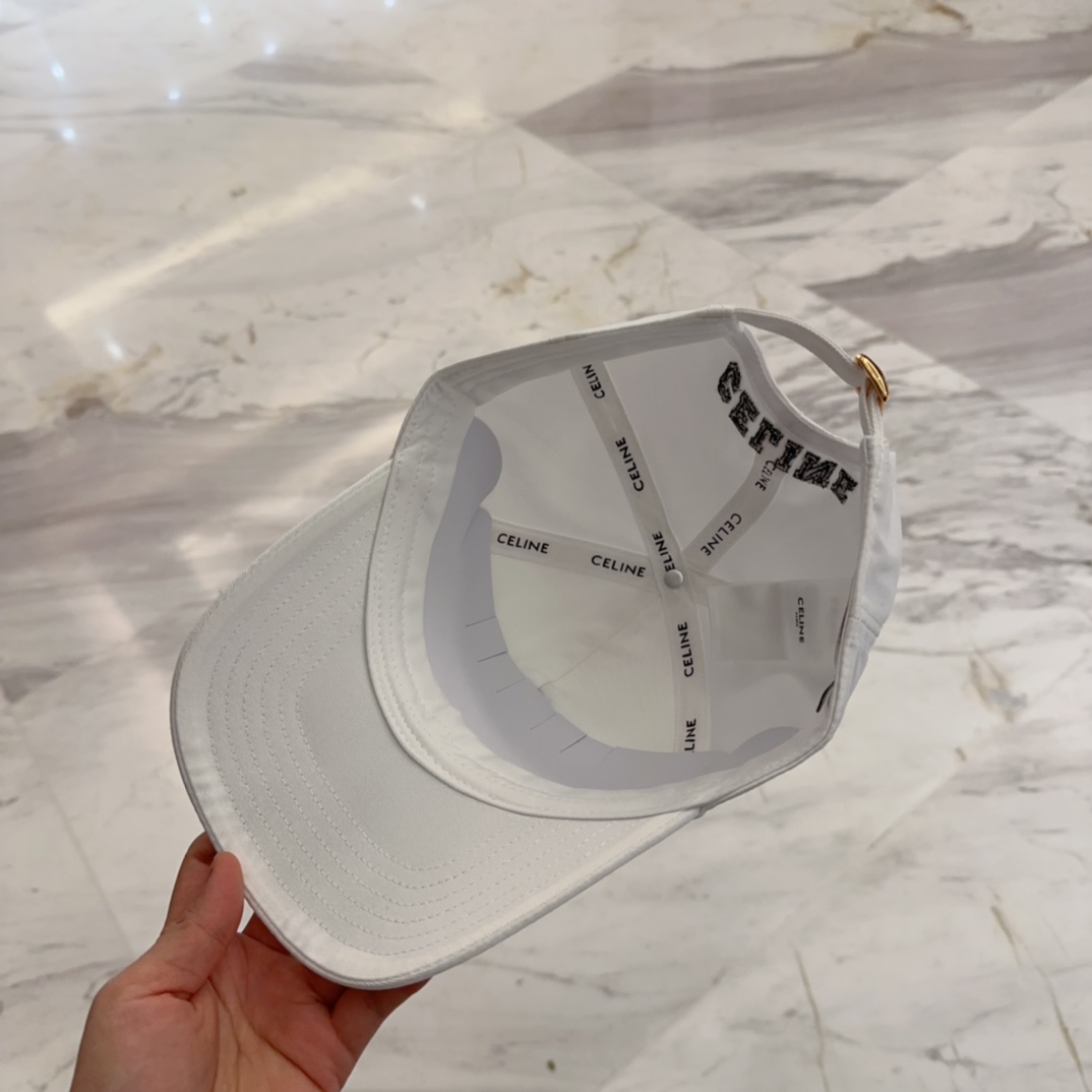 

CELIN*·赛琳ss新款凯旋门绣花棒球帽🧢帽型完全按照定做。凯旋门图案章仔区别市面版本，大小及圈圈
