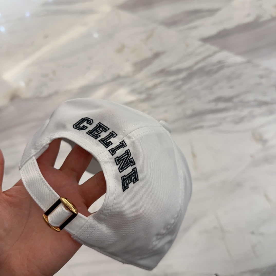 

CELIN*·赛琳ss新款凯旋门绣花棒球帽🧢帽型完全按照定做。凯旋门图案章仔区别市面版本，大小及圈圈