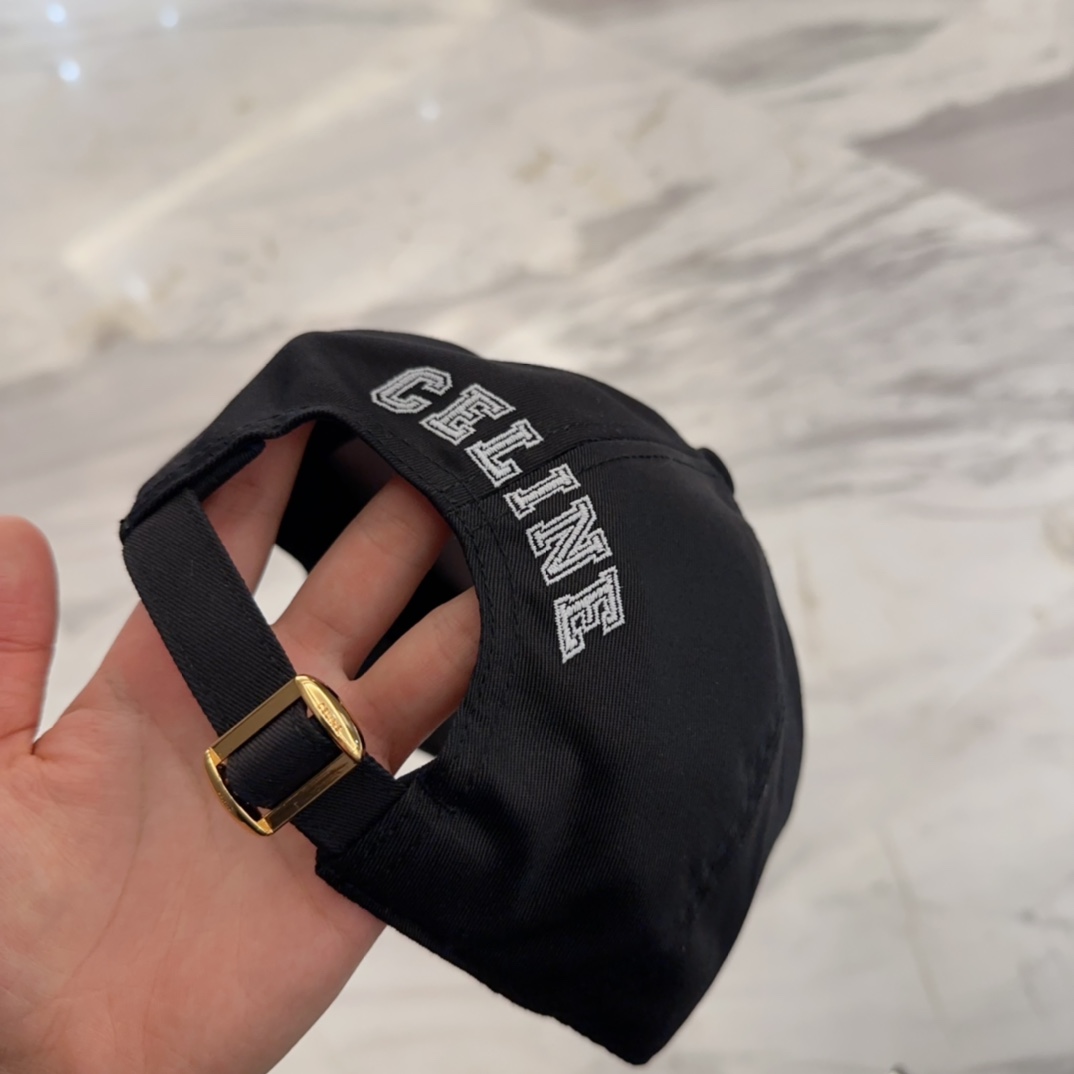 

CELIN*·赛琳ss新款凯旋门绣花棒球帽🧢帽型完全按照定做。凯旋门图案章仔区别市面版本，大小及圈圈