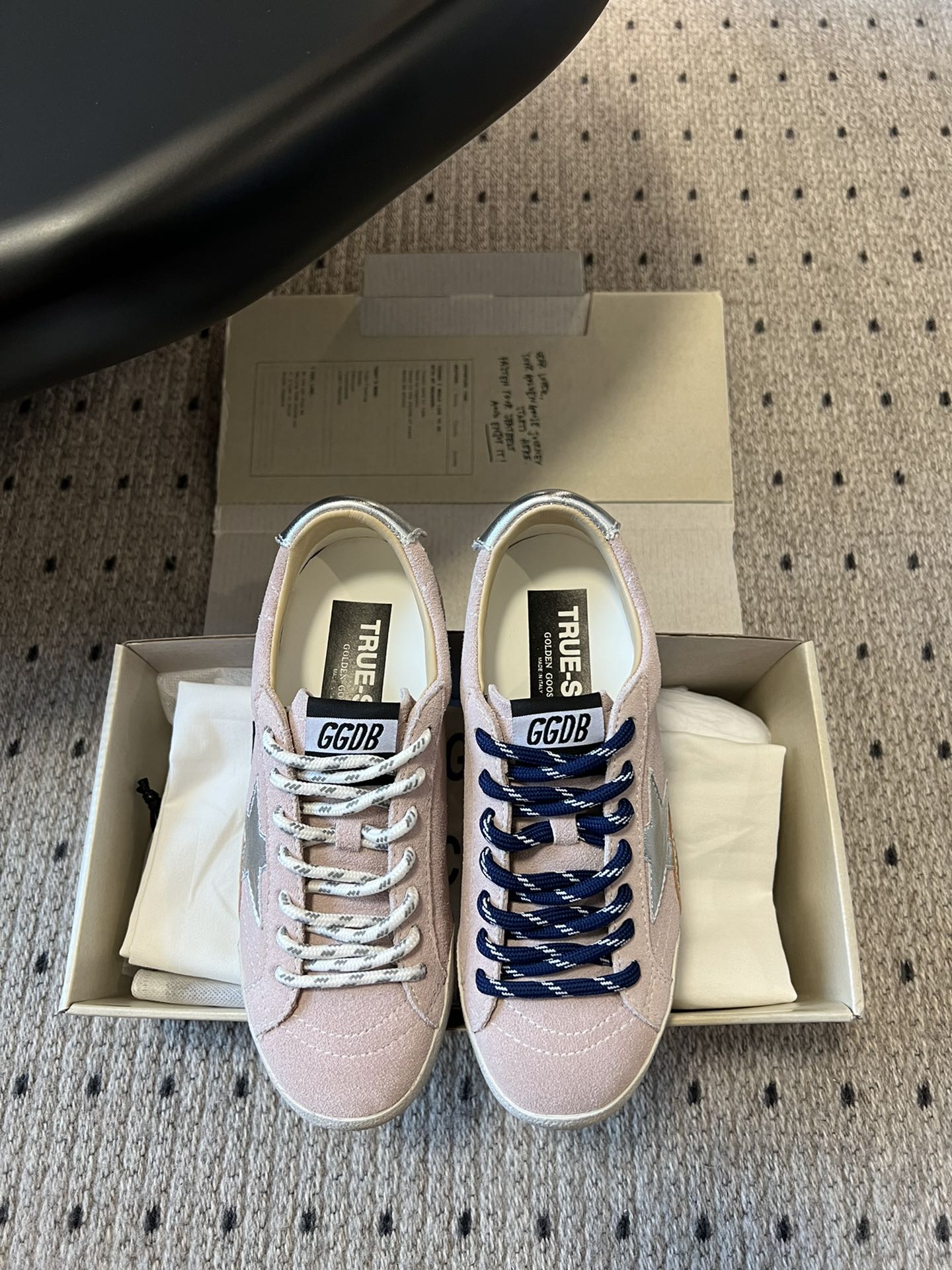 代购级
GGDB Golden Goos* 25ss 情侣款 德训鞋

ggdb经典情侣款小脏鞋 火红程