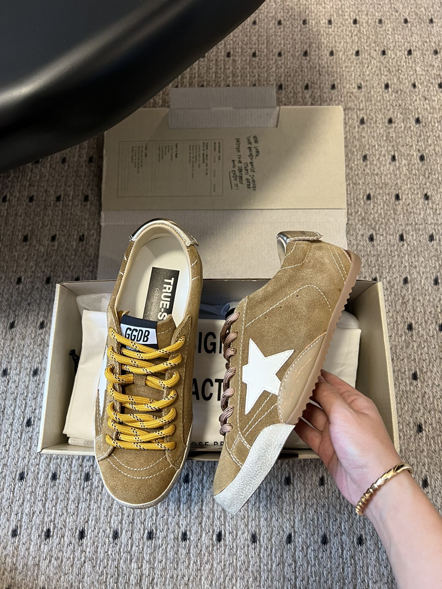 代购级
GGDB Golden Goos* 25ss 情侣款 德训鞋

ggdb经典情侣款小脏鞋 火红程