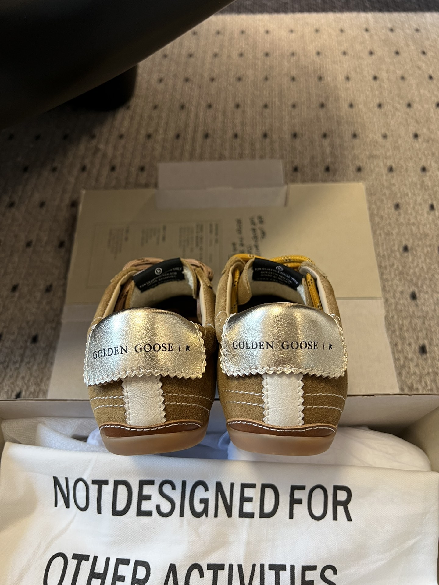 代购级
GGDB Golden Goos* 25ss 情侣款 德训鞋

ggdb经典情侣款小脏鞋 火红程