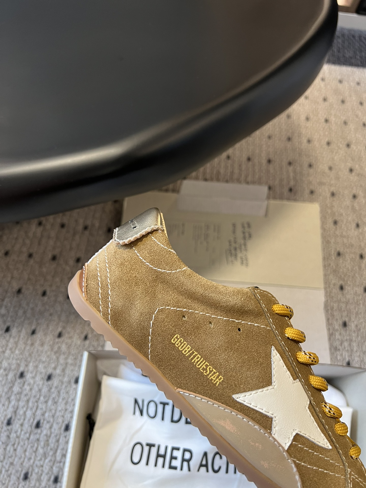 代购级
GGDB Golden Goos* 25ss 情侣款 德训鞋

ggdb经典情侣款小脏鞋 火红程