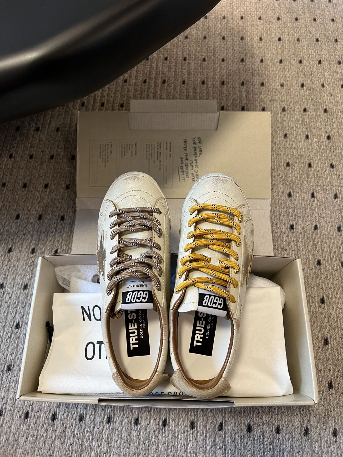 代购级
GGDB Golden Goos* 25ss 情侣款 德训鞋

ggdb经典情侣款小脏鞋 火红程