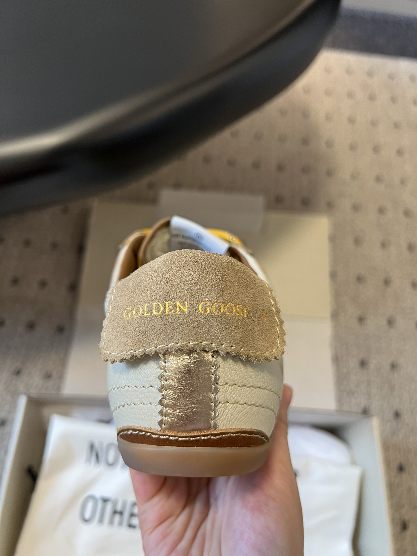 代购级
GGDB Golden Goos* 25ss 情侣款 德训鞋

ggdb经典情侣款小脏鞋 火红程