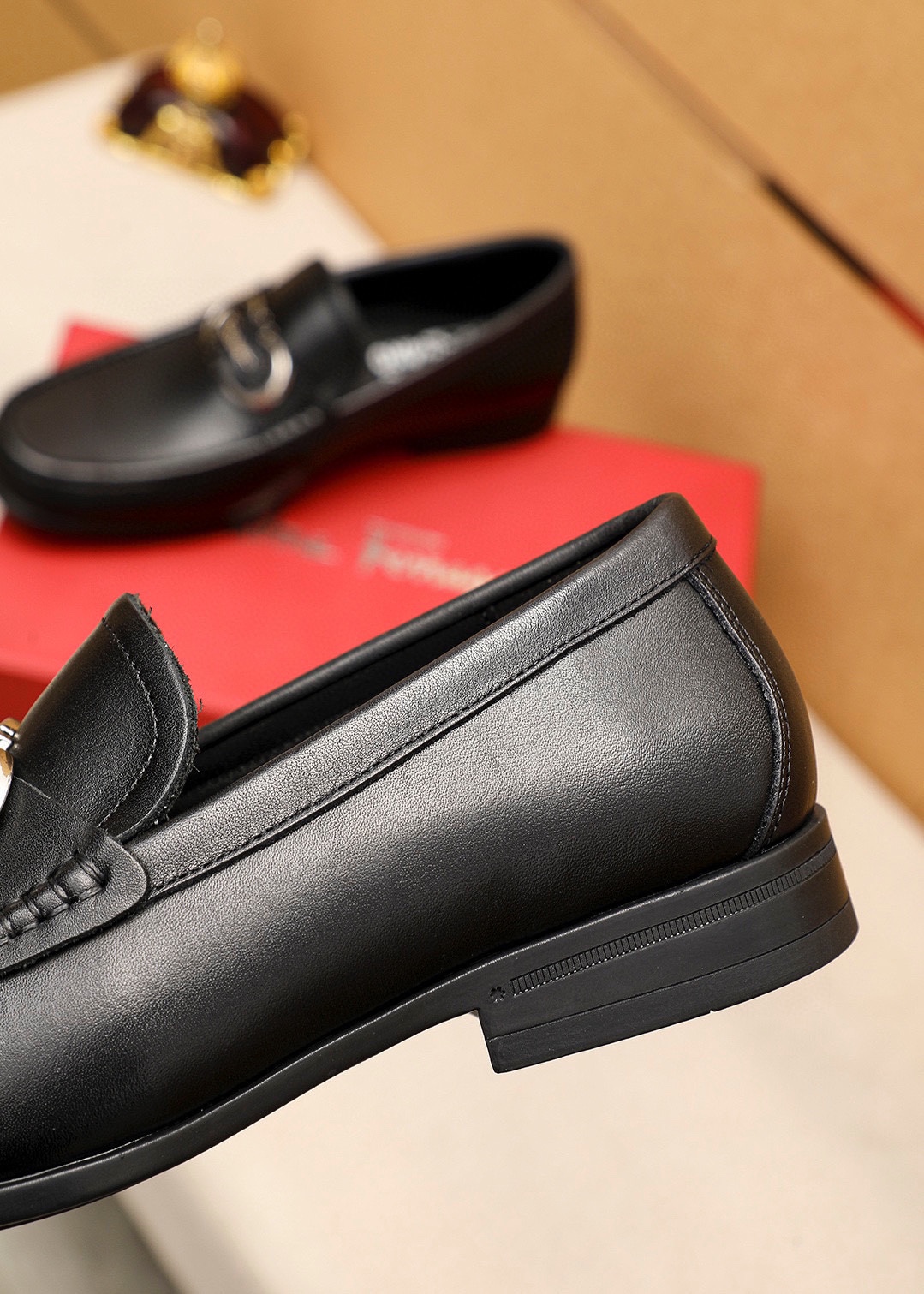 Salvatore Ferragamo Men's Leather Loafers with Buckle - Stylish and Comfortable 8 i1744425205 2714 6