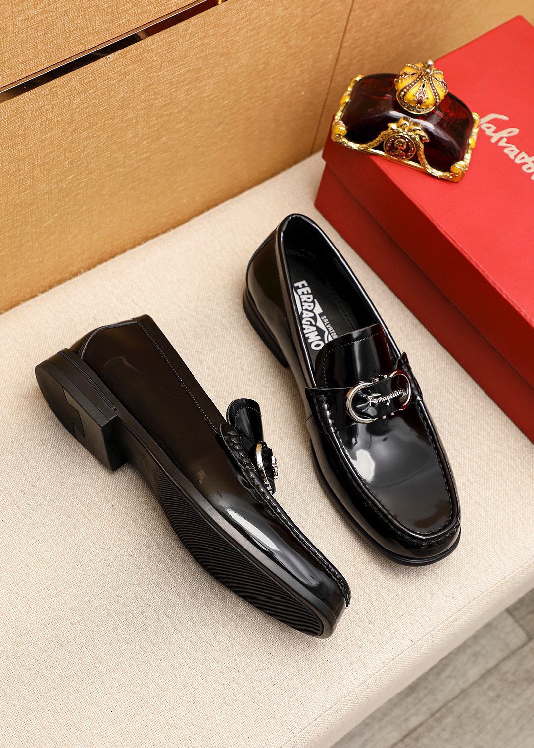 Salvatore Ferragamo Men's Leather Loafers with Iconic Buckle - Sizes 38-44 4 i1744425243 317 2