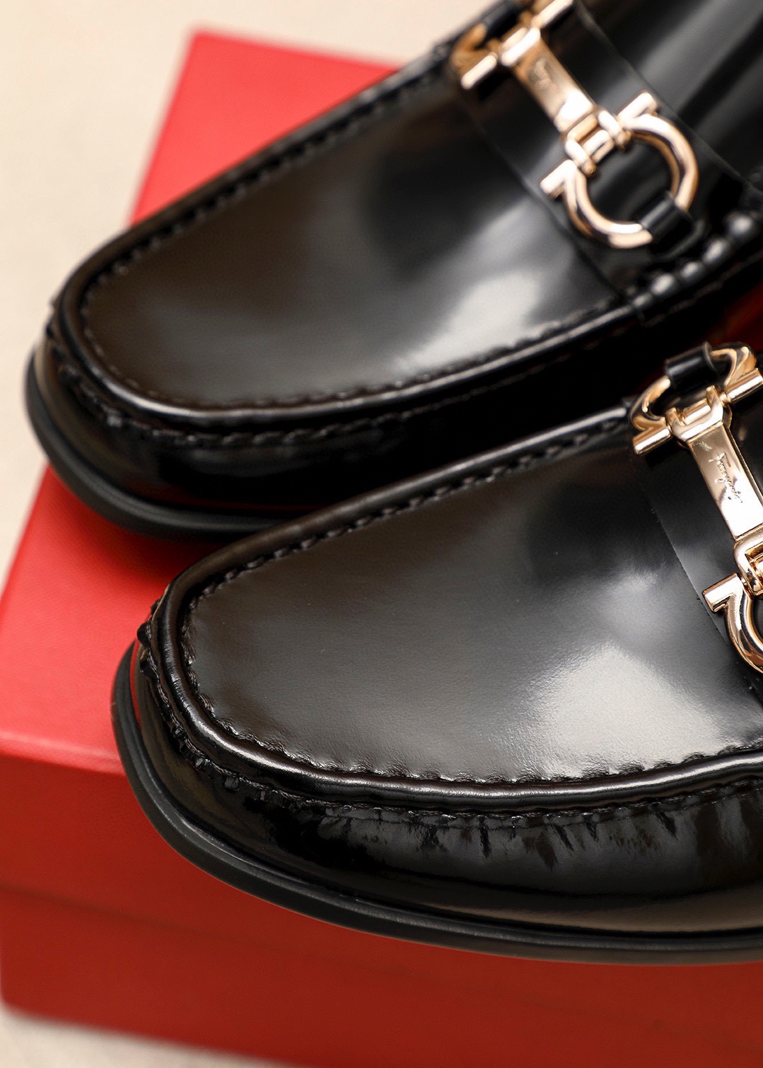 Salvatore Ferragamo Men's Leather Loafers with Buckle Detail in Multiple Colors 9 i1744425515 2700 7