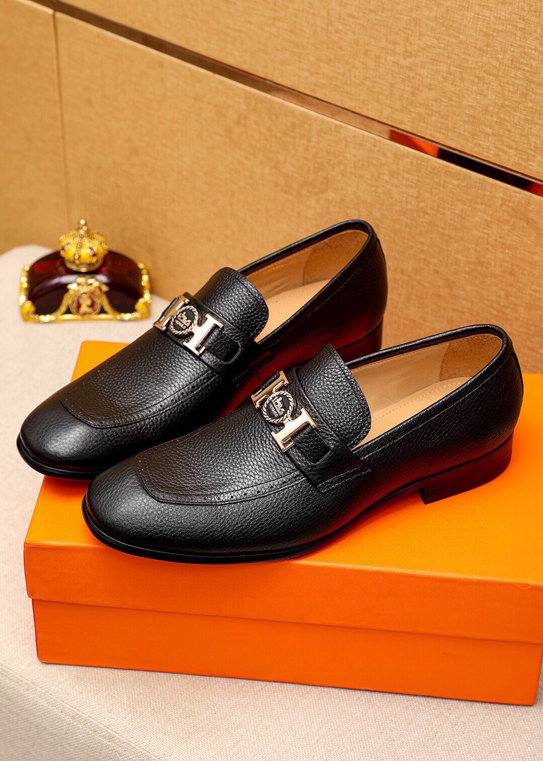 Hermès Men's Black Leather Loafers with Iconic Buckle (Sizes 38-44) 3 i1744426349 3218 1
