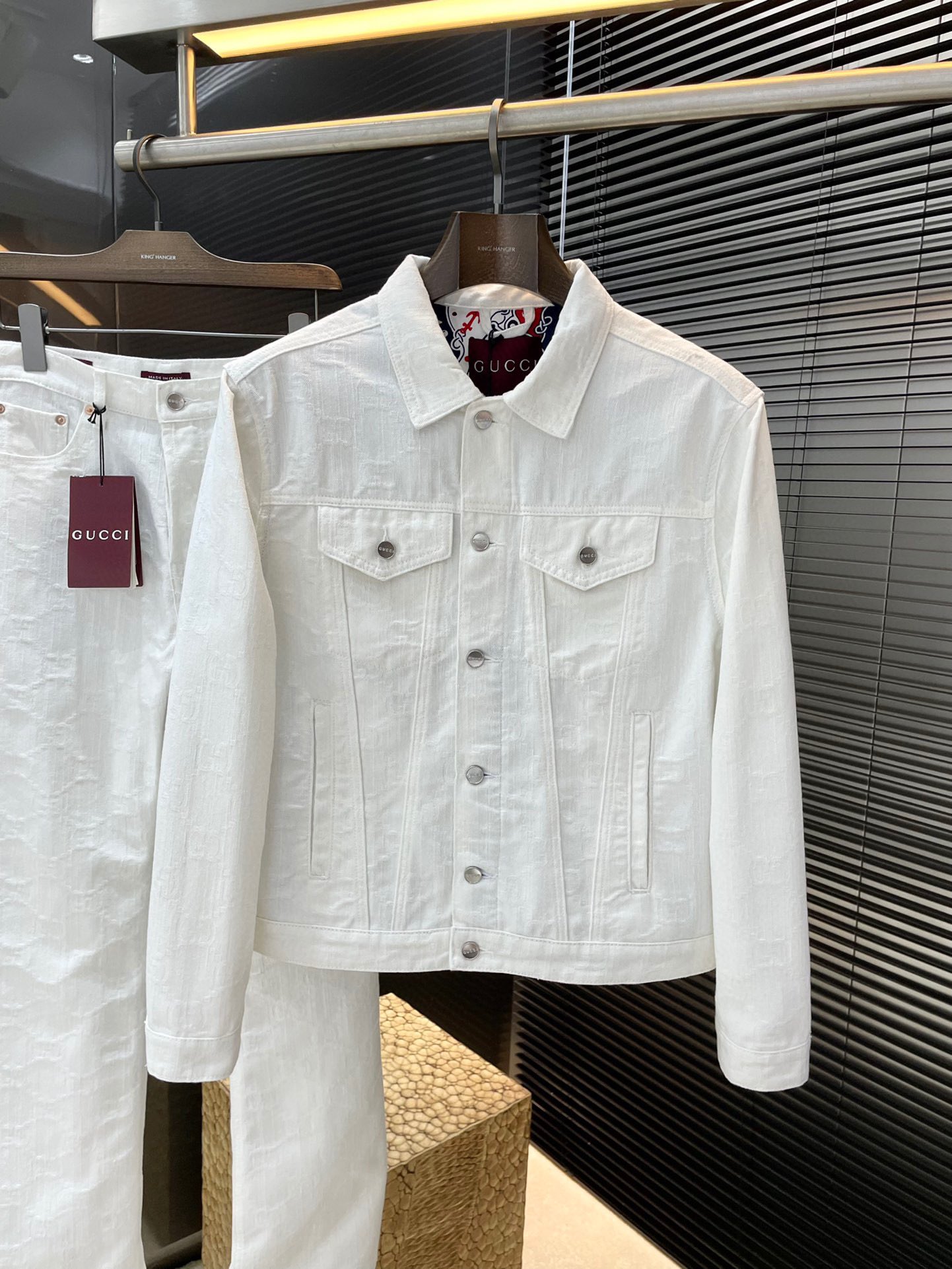 NO:138250,P Gucci Spring new jacquard casual jacket This set is simple and fashionable, customized original engraved hardware logo metal buckle, inner bag cloth is decorated with anchor floral fabric inner printed pattern, and the side edge is decorated with maroon 