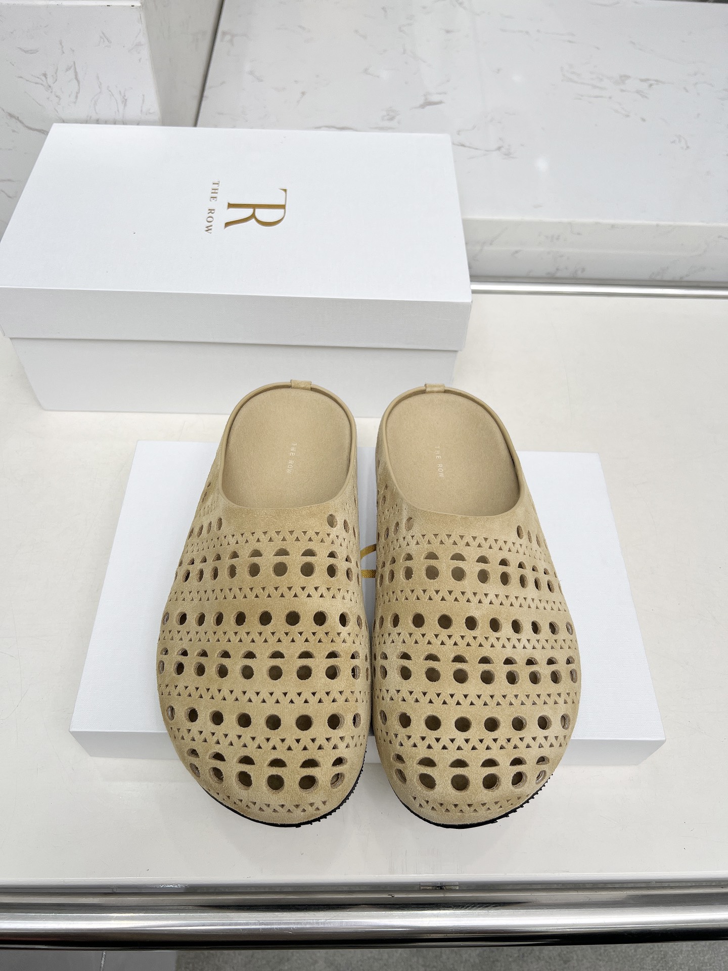 NO:249119,The Row French retro soft and glutinous square toe flat sole semi-travel This 