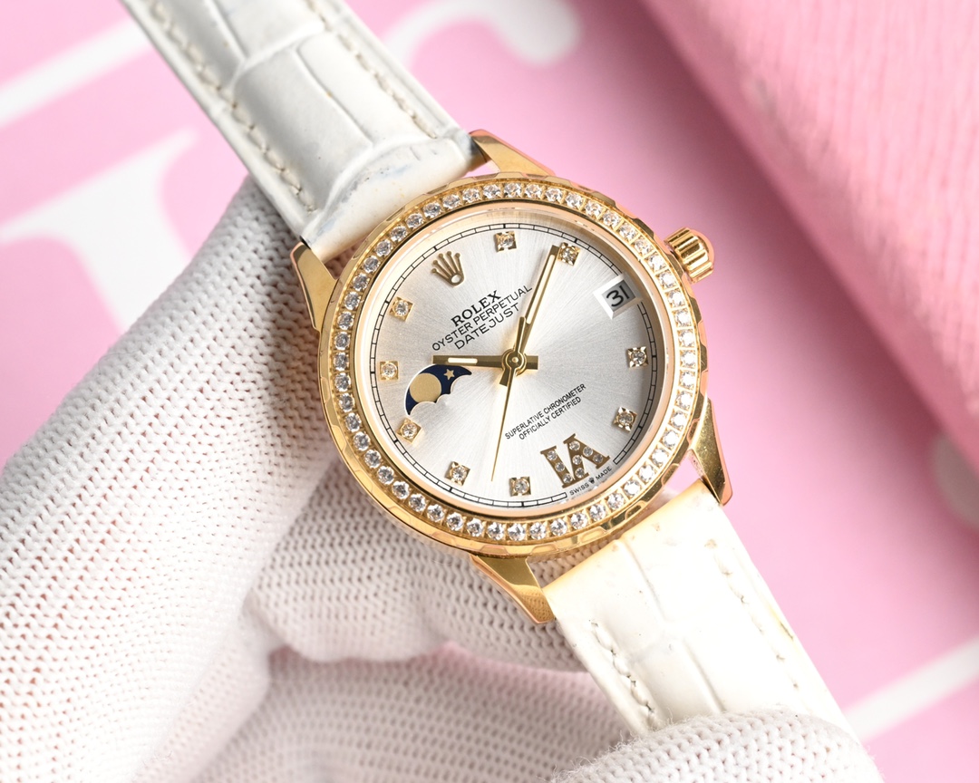 NO:337467,White 950 gold steel belt 50 annual hottest recommendation best female model Rolex new R OLEX Lady Jewelry Series Moon [Moon] [Sun] Series 9-character Sun Moon Star Function, equipped with original imported call8217 Moon Camera Caliber (0 Repair 0 After-sales Service), adopts high-end mother-of-pearl dial, fashionable women's watch, super luminous and unique 3-character calendar at night, 316L stainless steel case (10mm thickness), high-quality Swarovski crystal diamond on the shell, mirrored 9-grade sapphire crystal scratch-resistant glass, waterproof depth: 50-meter strap ceramic steel belt/Italian selected calfskin, fine polishing, fresh and elegant, generous and decent goddess must have high quality, give your lover, give your best friend, five-star recommendation!  !  , swarovski,rolex,cowhide19860909白950 金 钢带50 年度爆款推荐最佳女款 劳力士新款R OLEX 淑女珠宝系列 月[月亮]相[太阳]系列9字位日月星辰功能,搭载原装进口call8217月相机芯(0返修0售后）, 采用高端珍珠贝母表盘时尚女表 夜时超强夜光独特3字位日历 316L精钢表壳（厚度10mm）,壳上采用高品质施华洛世奇水晶钻石,镜面9级蓝宝石水晶防刮玻璃,防水深度:50米表带陶瓷钢带/意大利精选小牛皮,精细打磨,清新优雅,大方得体女神必备款高品质 送爱人 送闺蜜 五星推荐！！,,swarovski,rolex,cowhide,Watch