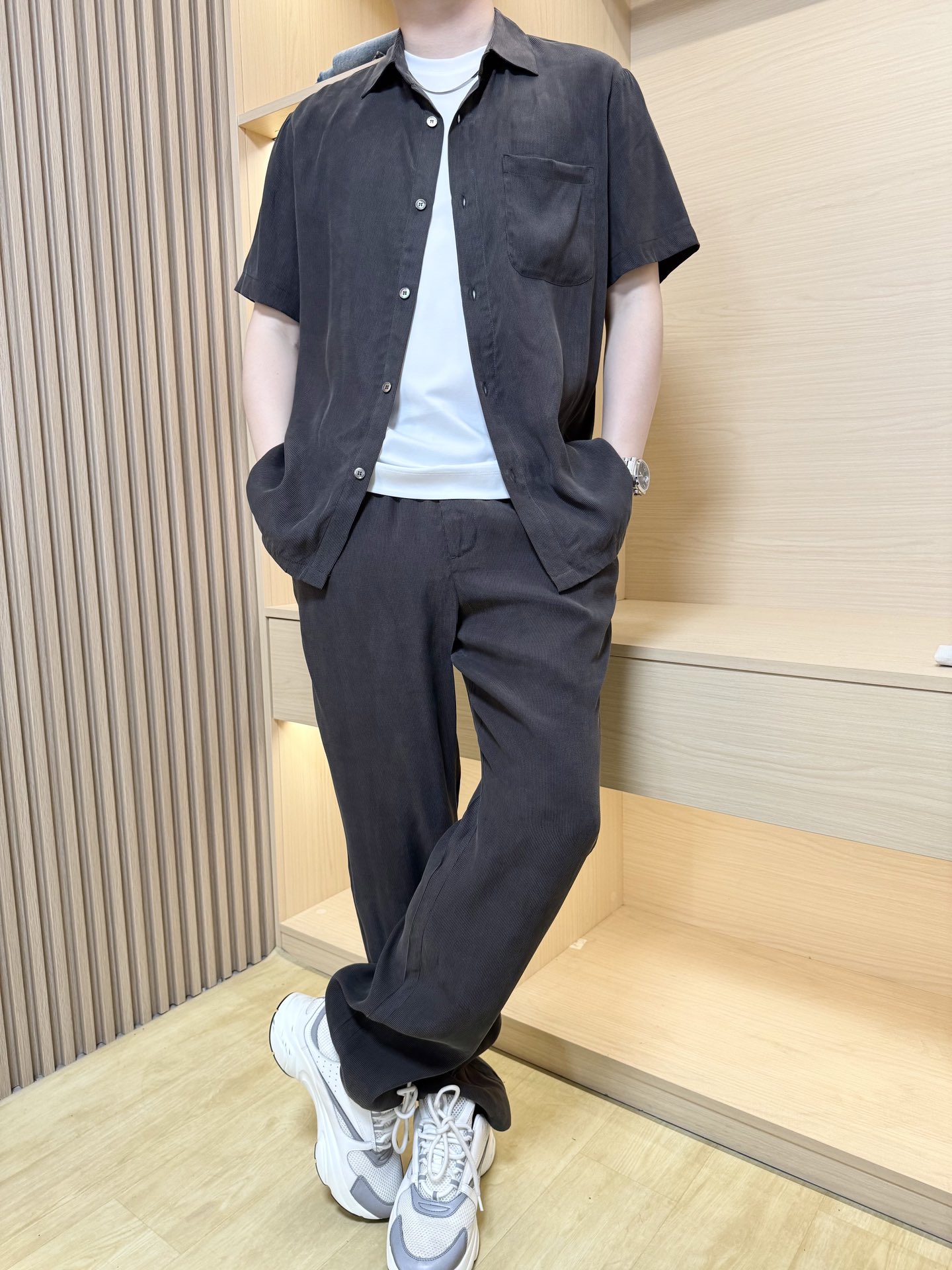 NO:137904,Zenia-2025 spring and summer new set, copper ammonia silk beaded ground pattern, light upper body, drooping and anti-wrinkle, and ultimate comfort. Number 48-56 (with Hong Kong Lane Crawford gift box packaging), zegna, alexander wang19860909杰尼亚-2025春夏新款套装,铜氨丝珠地纹,上身轻盈,垂顺抗皱,极致舒适.码数48-56（配香港连卡佛礼盒包装）,,zegna,alexander wang,Men's clothing