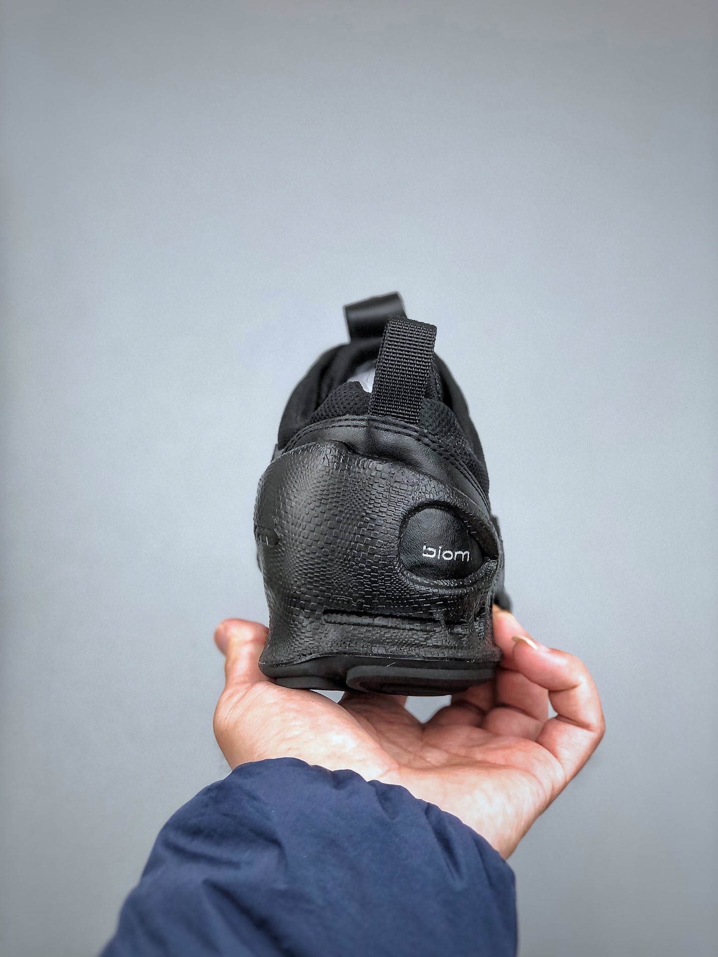 300 Y/ecco爱步 Biom C 头层牛皮 户外 舒适百搭 系带低帮 生活休闲鞋 男款 黑色 830764 01001