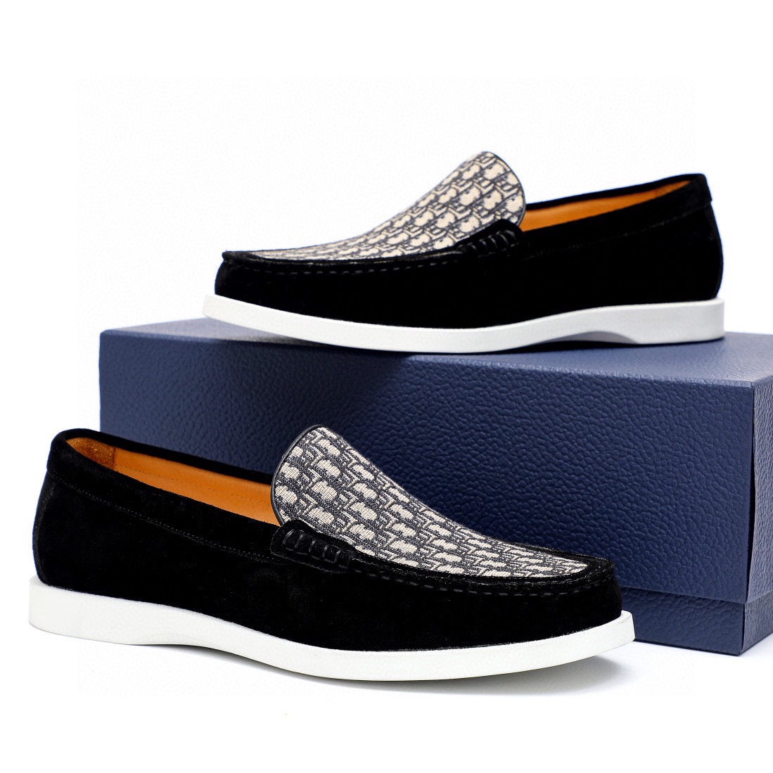 Dior Men's Leather Loafers With Signature Oblique Pattern, Black and Beige 3 i1744520231 5205 1