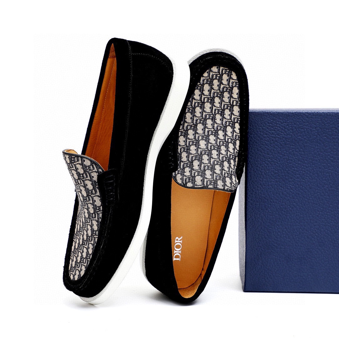 Dior Men's Leather Loafers With Signature Oblique Pattern, Black and Beige 8 i1744520231 5961 6