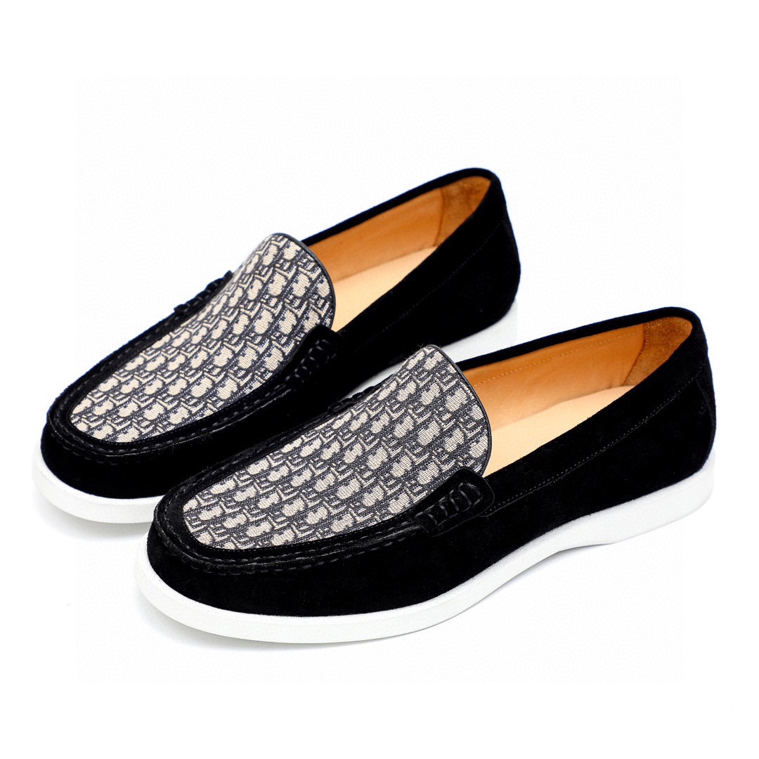 Dior Men's Leather Loafers With Signature Oblique Pattern, Black and Beige 6 i1744520231 7995 4