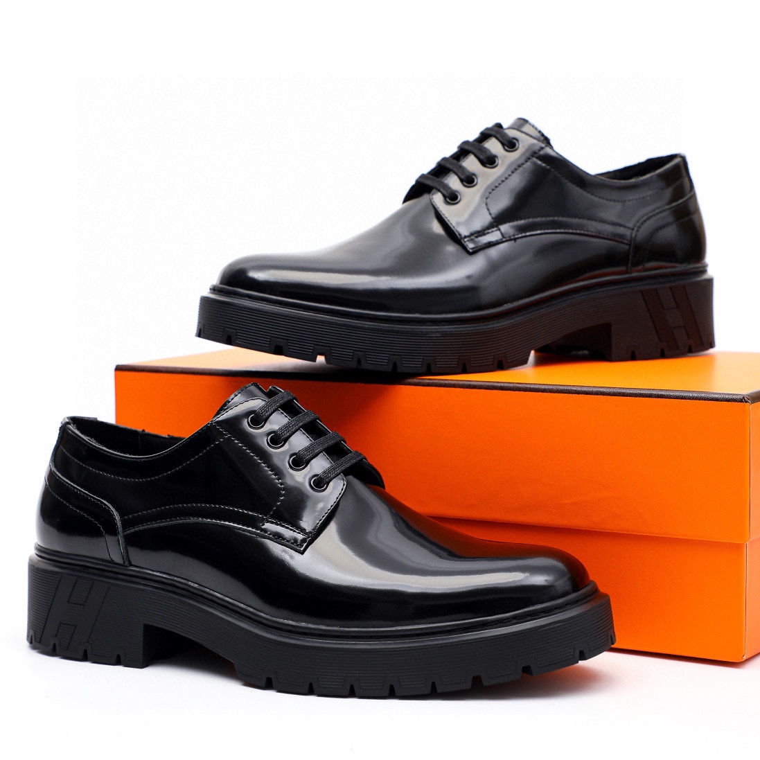 Hermes Men's Black Leather Lace-Up Dress Shoes with Gancio Detail 2 i1744521578 3502 0