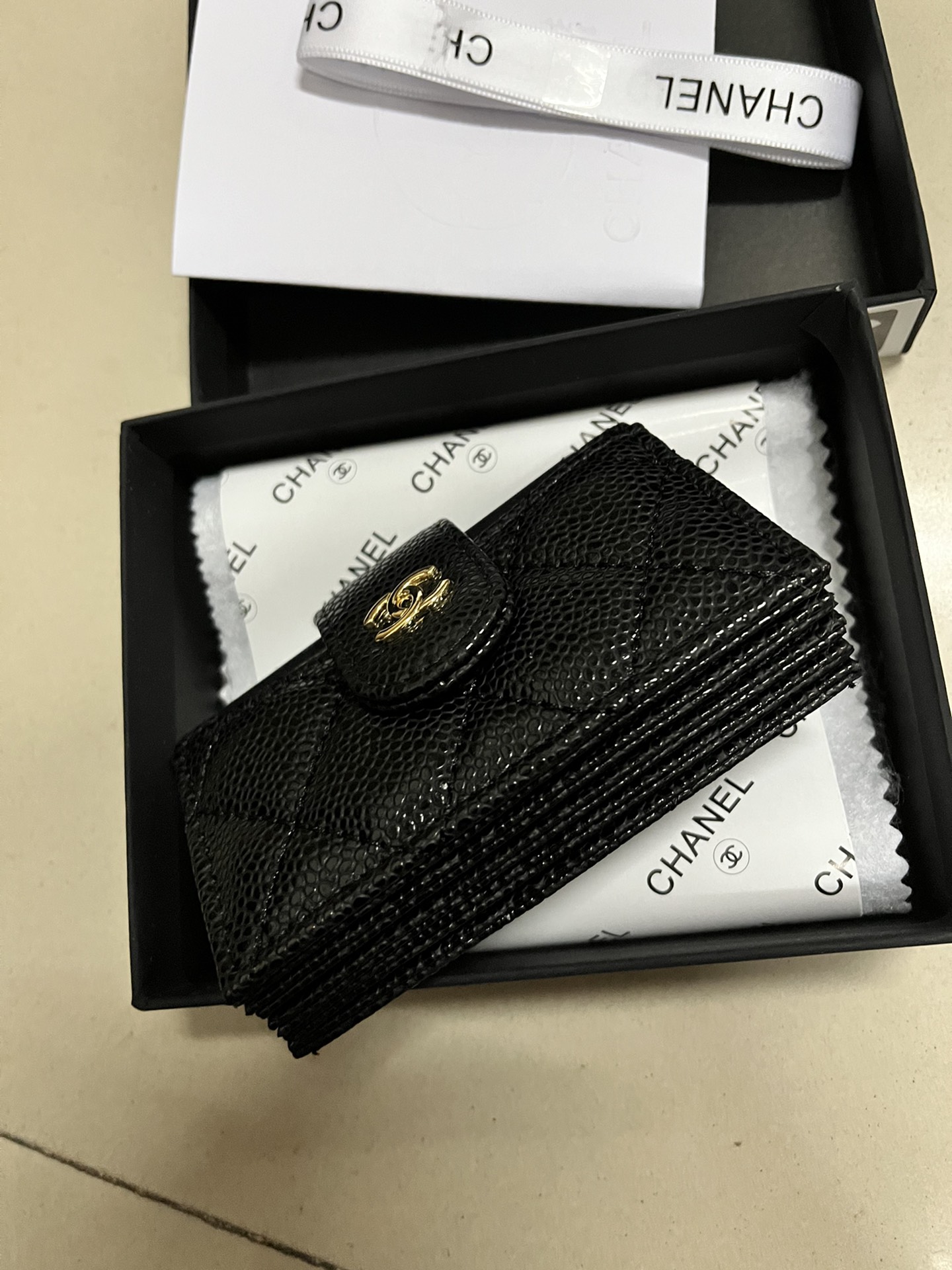 HANEL 小香風琴デザインカードケース - 全皮製・視認性抜群