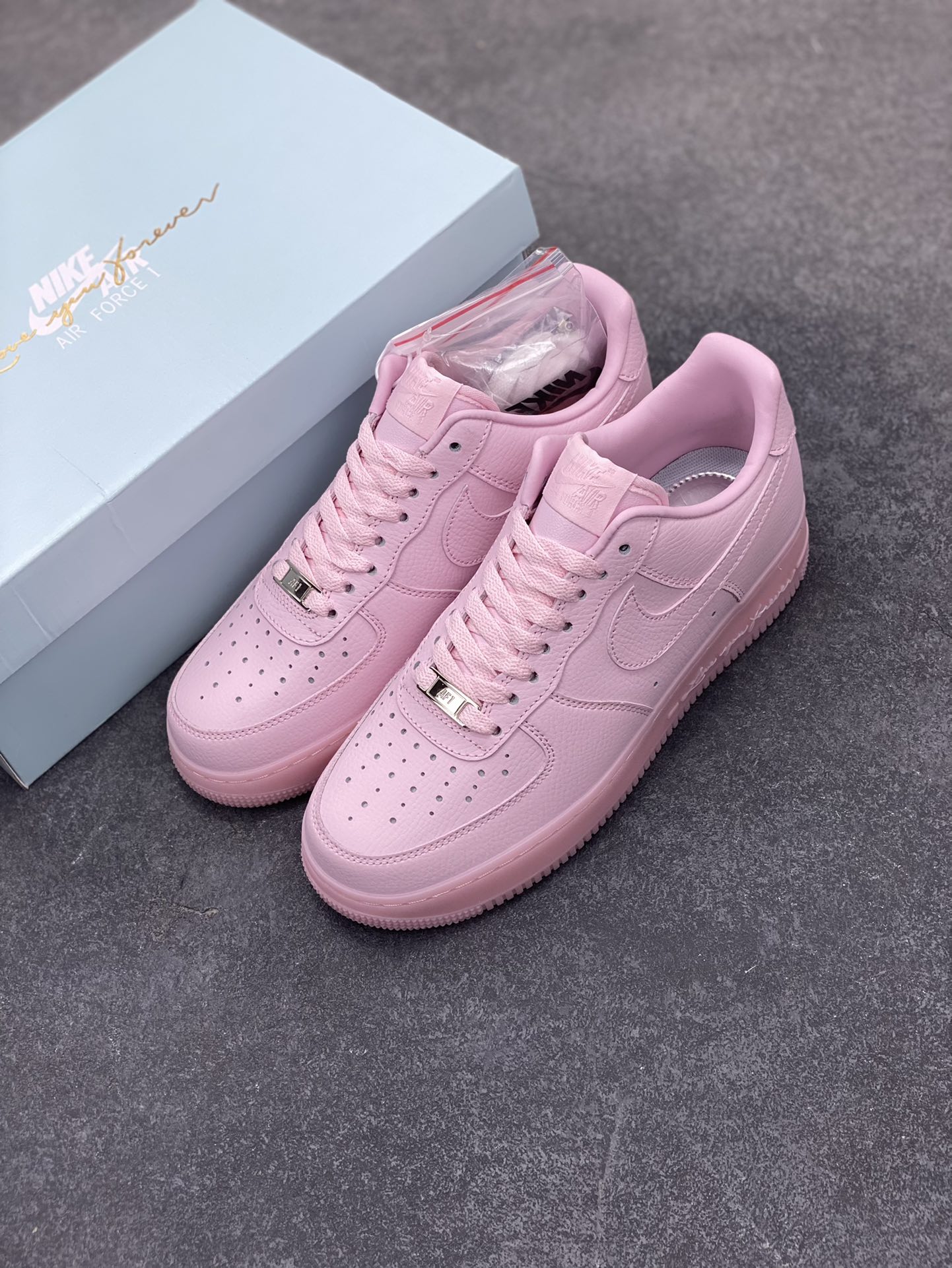 图片[8]-Nike Air Force 1 07 low空军一号 荔枝纹水晶 板鞋 原楦头原纸板 打造纯正空军版型#专注外贸渠道 全掌内置蜂窝气垫 #原盒配件 原厂中底钢印、拉帮完美 货号：CZ8065-600 尺码：36 36.5 37.5 38 38.5 39 40 40.5 41 42 42.5 43 44 44.5 45-选品中心