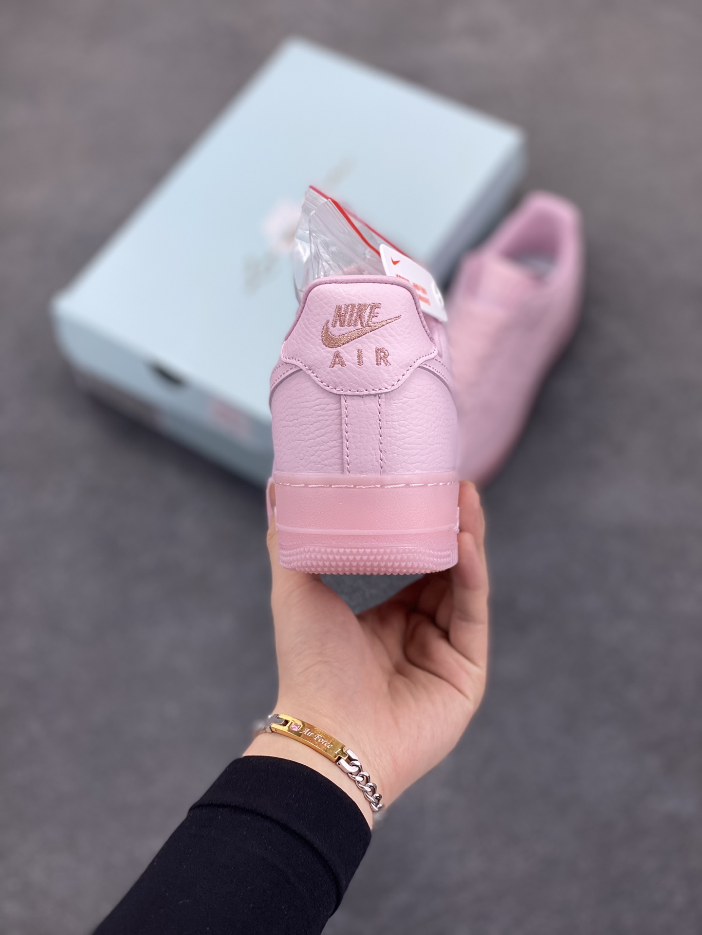 图片[4]-Nike Air Force 1 07 low空军一号 荔枝纹水晶 板鞋 原楦头原纸板 打造纯正空军版型#专注外贸渠道 全掌内置蜂窝气垫 #原盒配件 原厂中底钢印、拉帮完美 货号：CZ8065-600 尺码：36 36.5 37.5 38 38.5 39 40 40.5 41 42 42.5 43 44 44.5 45-选品中心