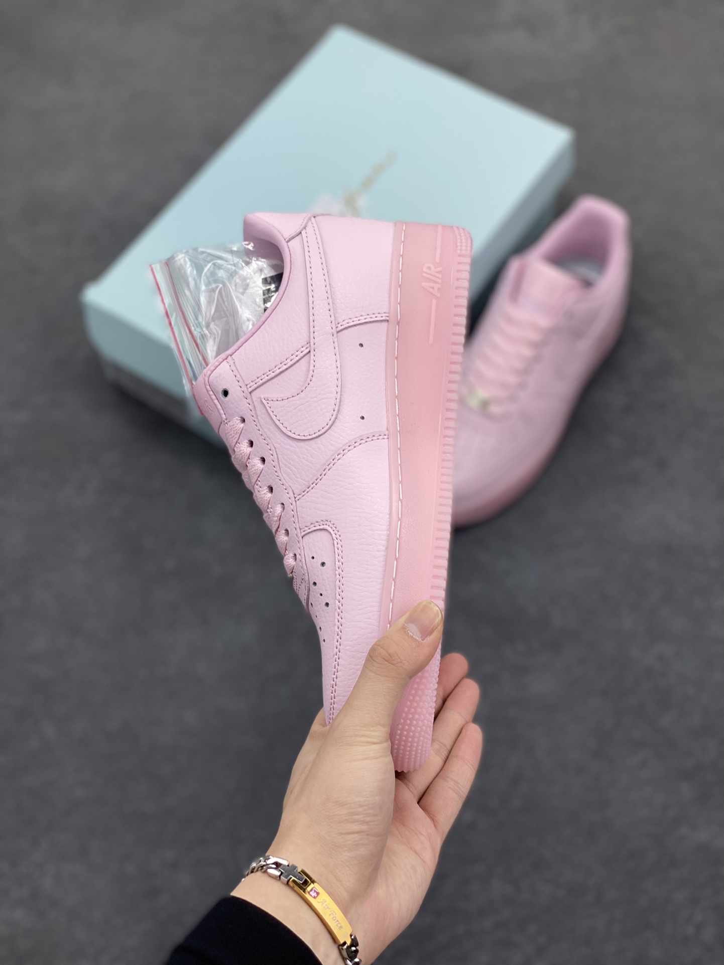 图片[3]-Nike Air Force 1 07 low空军一号 荔枝纹水晶 板鞋 原楦头原纸板 打造纯正空军版型#专注外贸渠道 全掌内置蜂窝气垫 #原盒配件 原厂中底钢印、拉帮完美 货号：CZ8065-600 尺码：36 36.5 37.5 38 38.5 39 40 40.5 41 42 42.5 43 44 44.5 45-选品中心