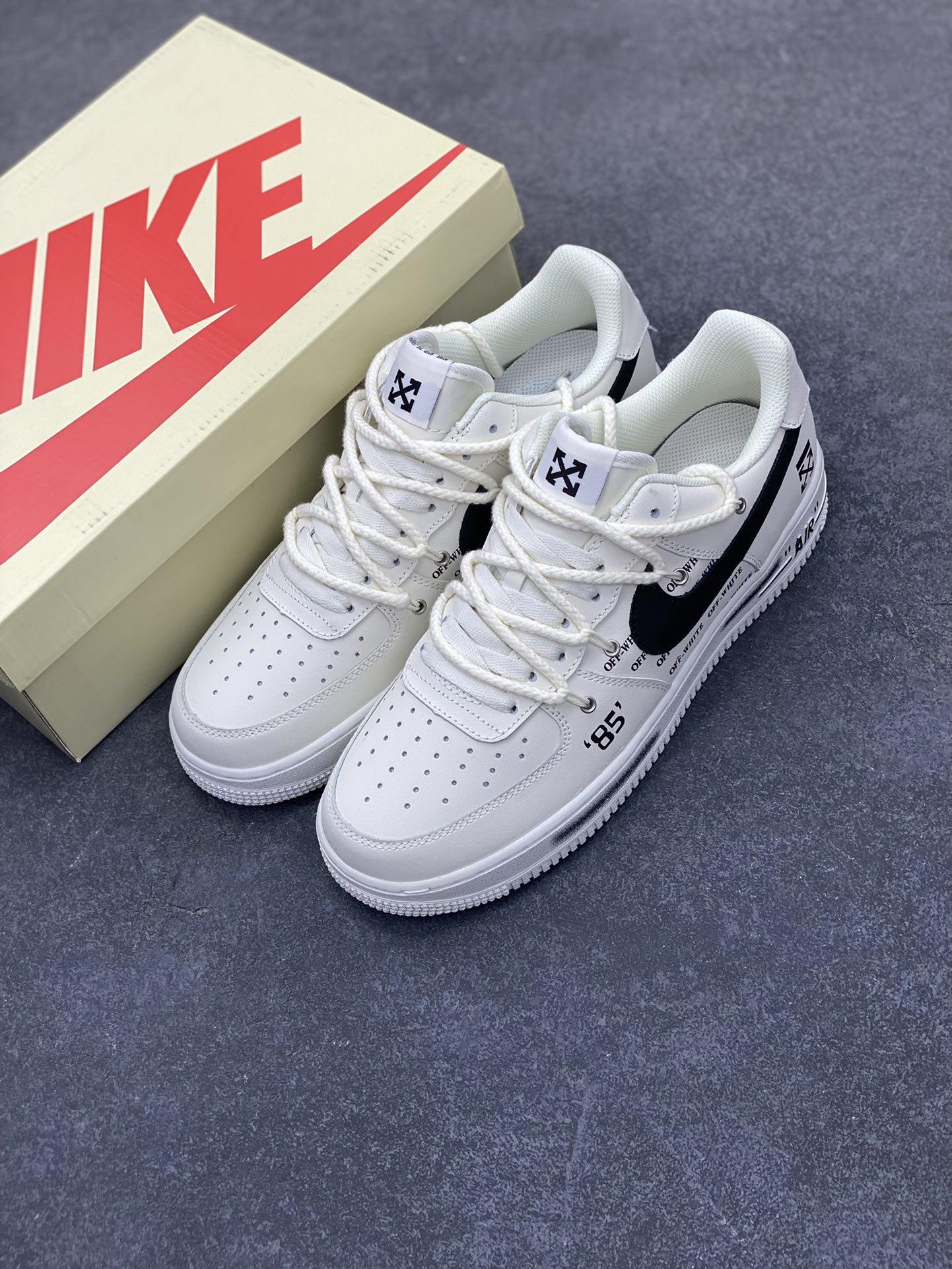 图片[8]-Nike Air Force 1 Low 07 x OFF-WHITE 白黑 原楦头原纸板 打造纯正低帮空军版型 专注外贸渠道 全掌内置蜂窝气垫 原盒配件 原厂中底钢印、拉帮完美 货号：TX-589611 尺码：36 36.5 37.5 38 38.5 39 40 40.5 41 42 42.5 43 44 44.5 45-选品中心