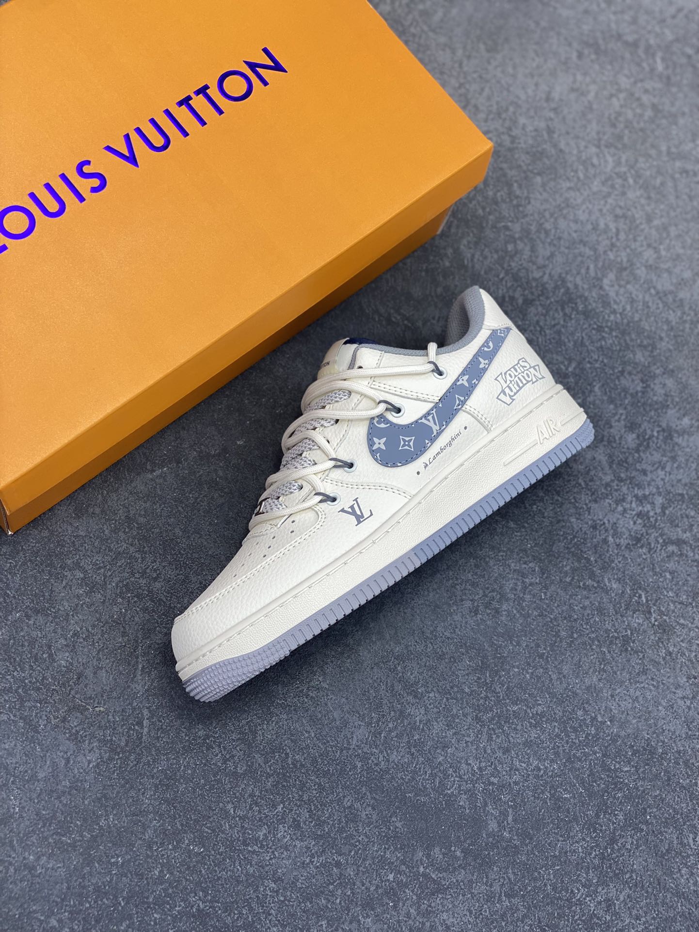 图片[7]-NIke Air Force 1 \’07 Low “LV联名——灰花纹抽绳”空军一号 低帮 运动鞋 休闲鞋 折边针车 工艺难度大 原楦头原纸板 原装鞋盒 定制五金配件 内置全掌气垫 原厂鞋底 货号：DM6868-065 尺码：36 36.5 37.5 38 38.5 39 40 40.5 41 42 42.5 43 44 44.5 45-选品中心
