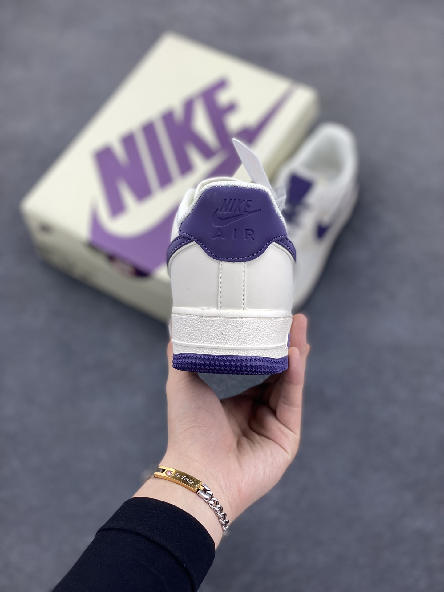 图片[4]-Nike Air Force 1 Low \’07 米紫勾 满天星低帮空军一号休闲板鞋 客供高亮3m反光 定制头成皮料 定制鞋盒 原楦原纸板 纯正版型 内置全掌气垫 货号：GL6835-015 尺码：36 36.5 37.5 38 38.5 39 40 40.5 41 42 42.5 43 44 44.5 45-选品中心