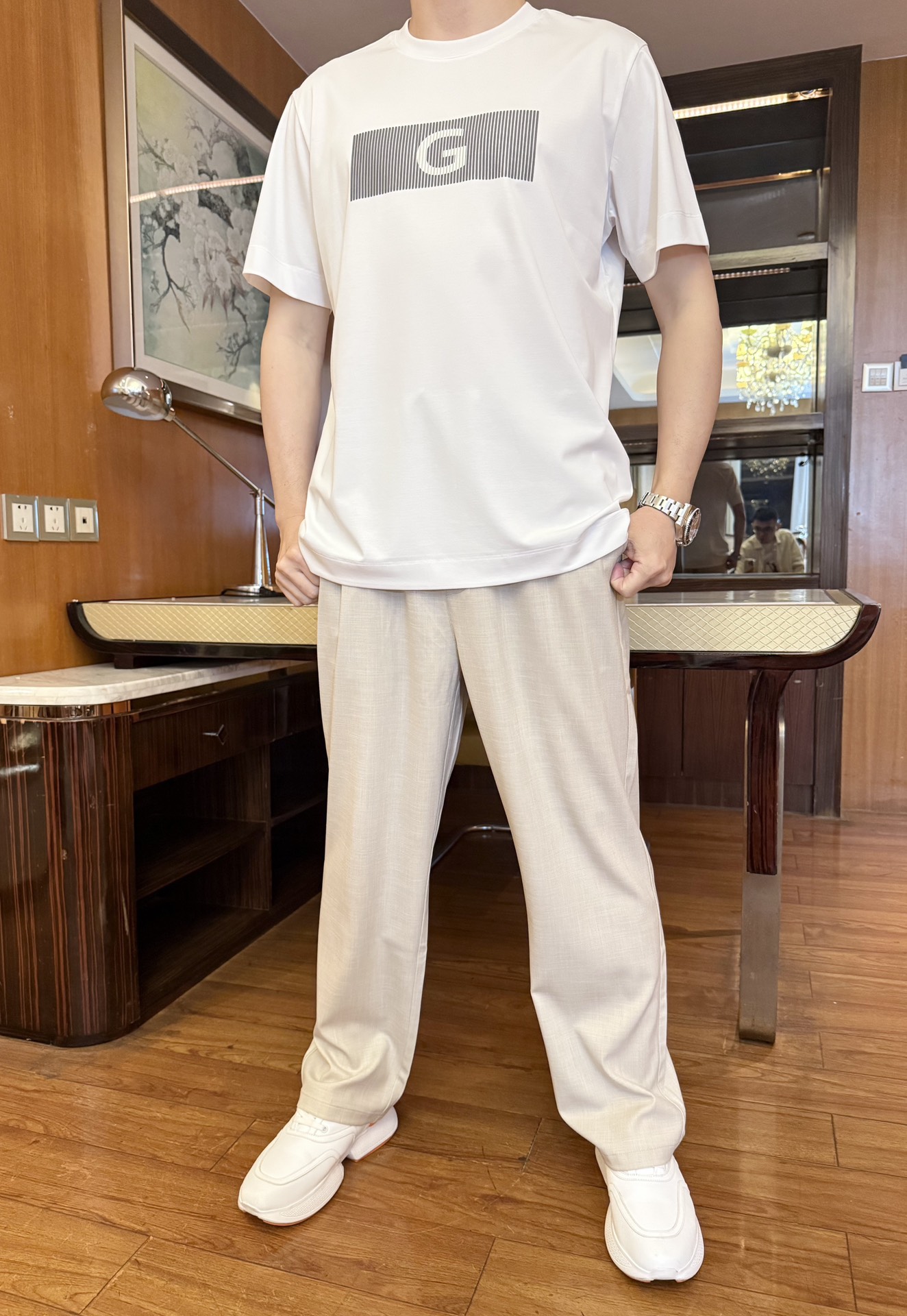 NO:140728,Guqi-2025 counter latest hot T-shirt shipment, hot-selling items in European and American counters!  Selected Italian imported fine cotton fabrics with fashionable designs, exquisite brand logo on the chest to show the charm You are definitely worthy of having. Number 48-56 (model 173/130 wears 48, with Hong Kong Lane Crawford gift box packaging), tees, t-shirt, alexander wang19860909古琦-2025专柜最新爆款T恤出货 欧美专柜热销单品！精选意大利进口精棉面料搭配时尚的设计,胸前精致的品牌标志彰显韵味 您绝对值得拥有.码数48-56（模特173/130穿48,配香港连卡佛礼盒包装）,,tees，t-shirt,alexander wang,Men's clothing