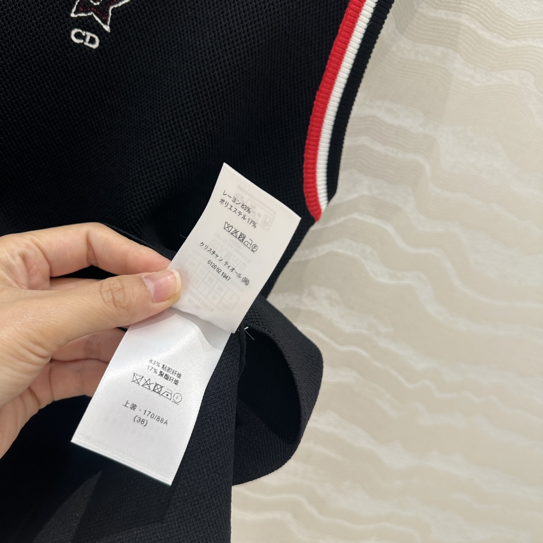 独家首发❤️原单品质，MissD 网球运动风针织🧶背心，气质U领修身版型百搭不挑人，幸运星星CD刺绣lo