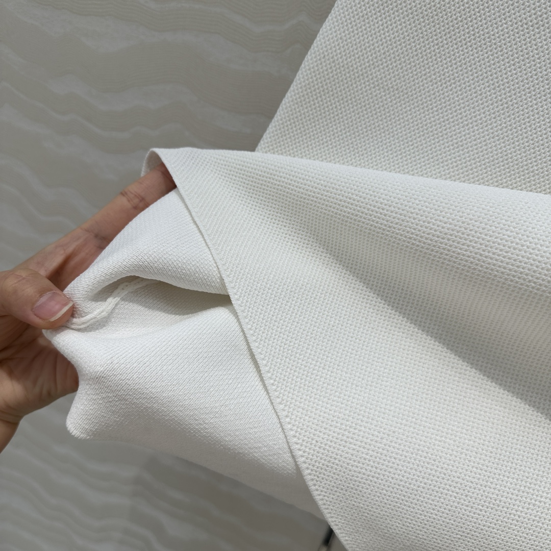 独家首发❤️原单品质，MissD 网球运动风针织🧶背心，气质U领修身版型百搭不挑人，幸运星星CD刺绣lo