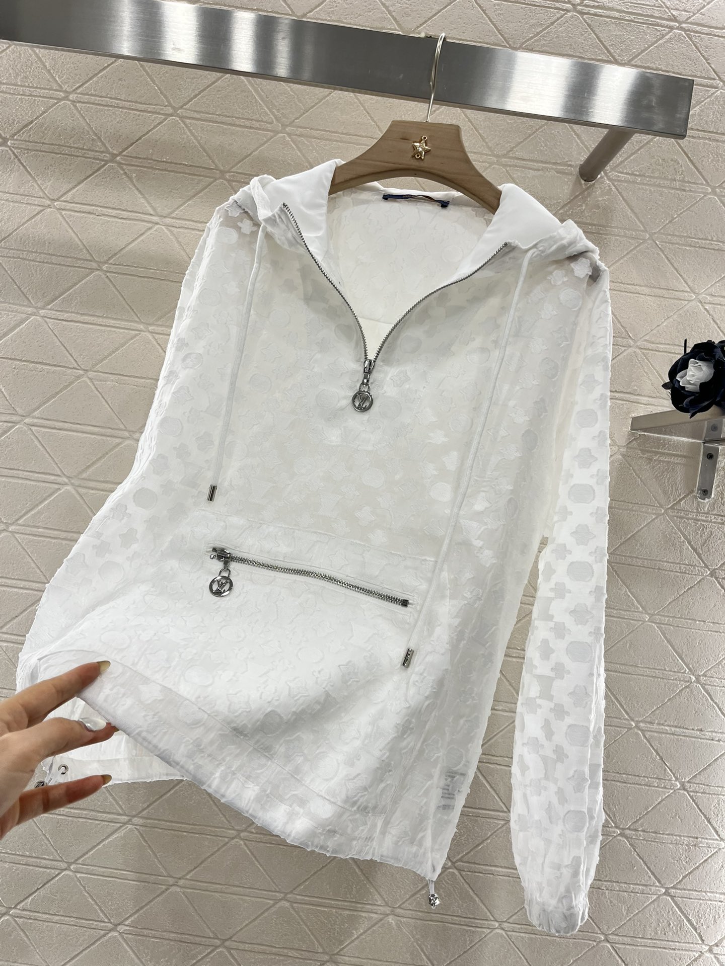 ♥Louis Vuitto*♥2025新品上架
   提花连帽卫衣短裤套装
定制YB斜纹全棉材质 提花工