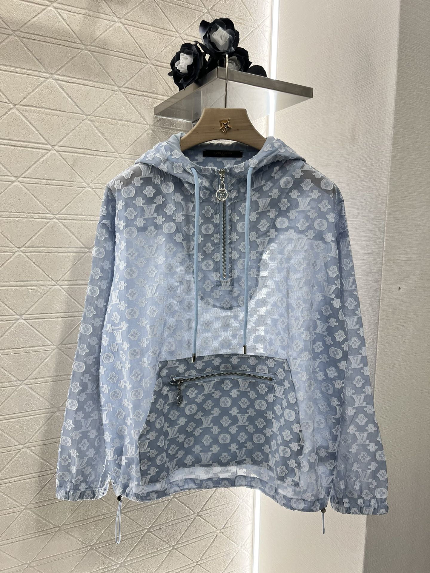 ♥Louis Vuitto*♥2025新品上架
   提花连帽卫衣短裤套装
定制YB斜纹全棉材质 提花工