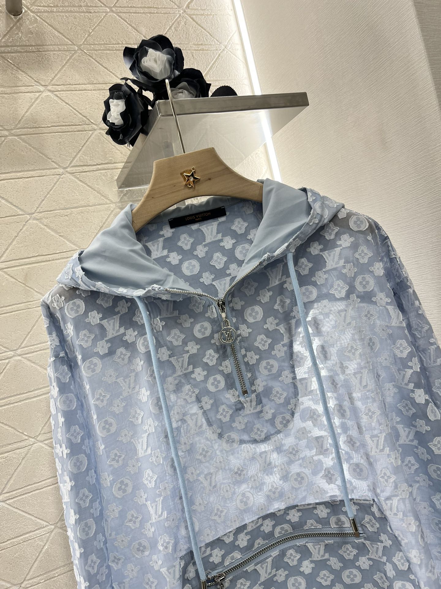 ♥Louis Vuitto*♥2025新品上架
   提花连帽卫衣短裤套装
定制YB斜纹全棉材质 提花工