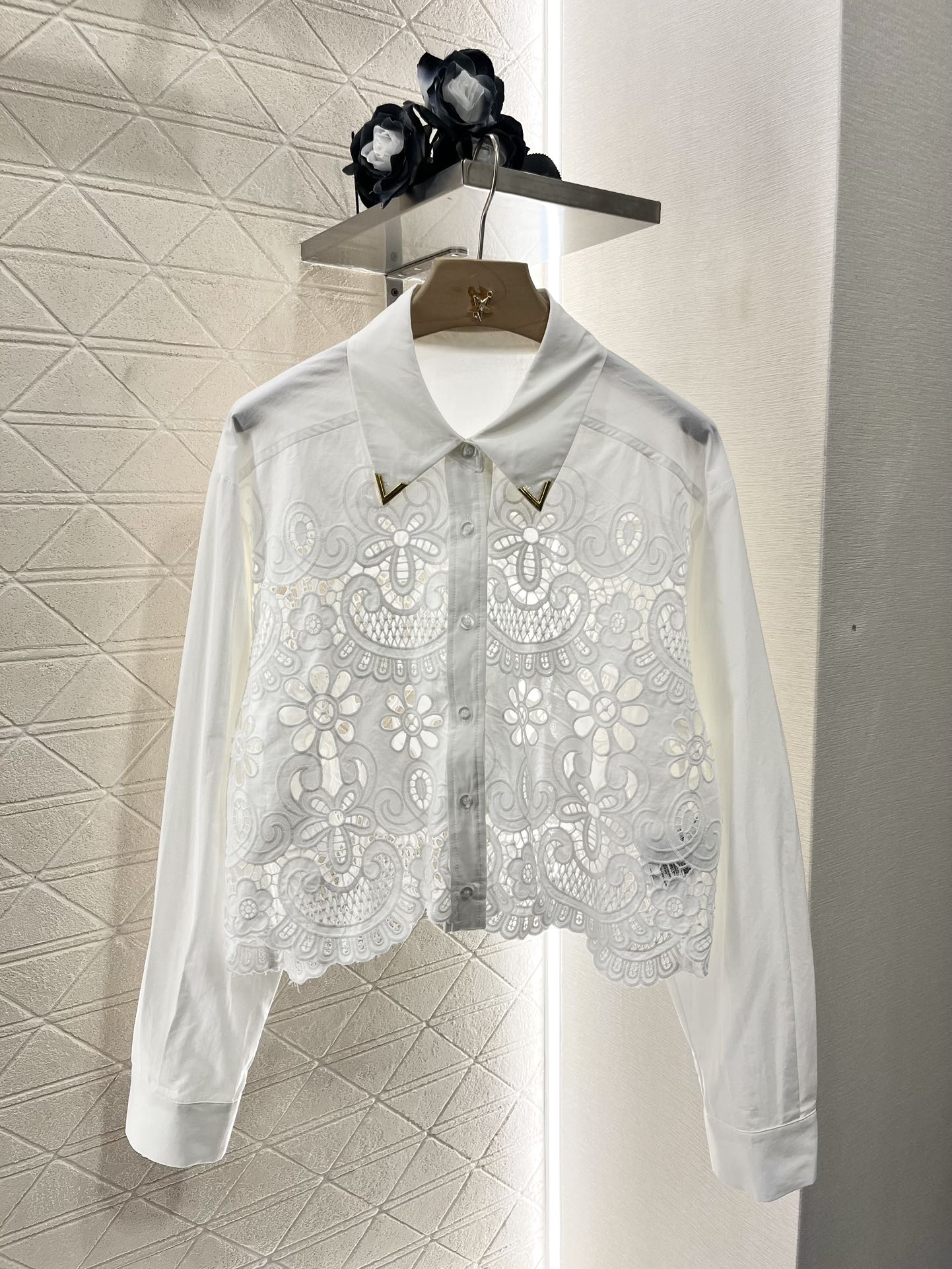 ♥Valentin*♥2025新品上架
    蕾丝衬衫短裤套装
定制YB斜纹全棉材质 亲肤舒适 透气垂