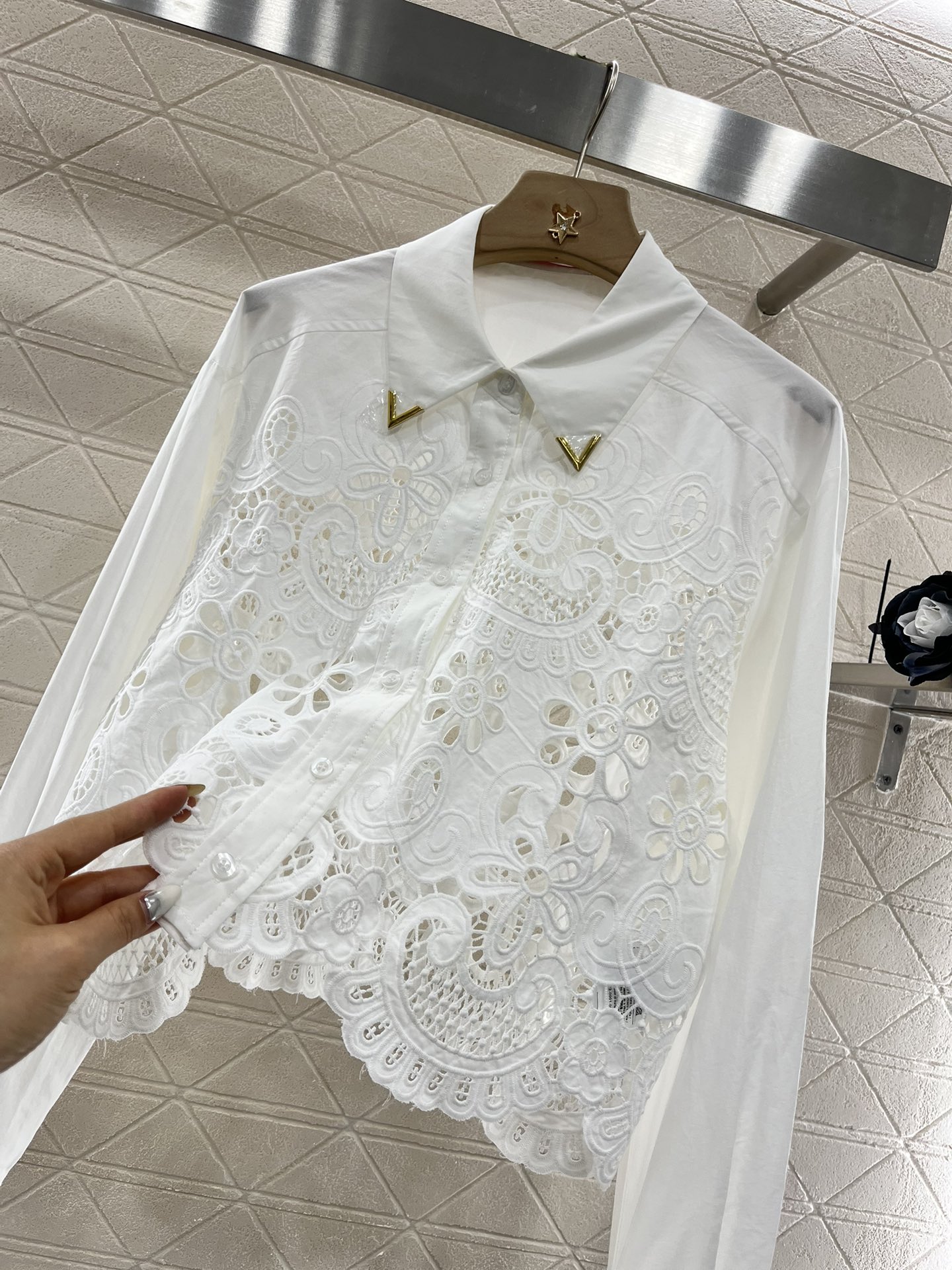 ♥Valentin*♥2025新品上架
    蕾丝衬衫短裤套装
定制YB斜纹全棉材质 亲肤舒适 透气垂