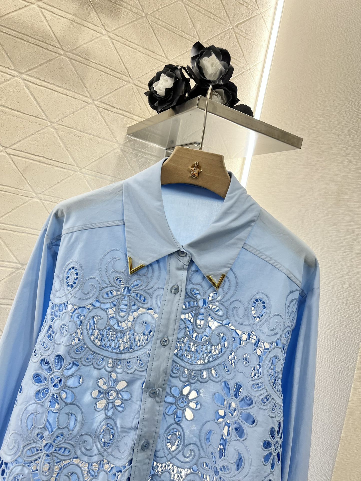 ♥Valentin*♥2025新品上架
    蕾丝衬衫短裤套装
定制YB斜纹全棉材质 亲肤舒适 透气垂