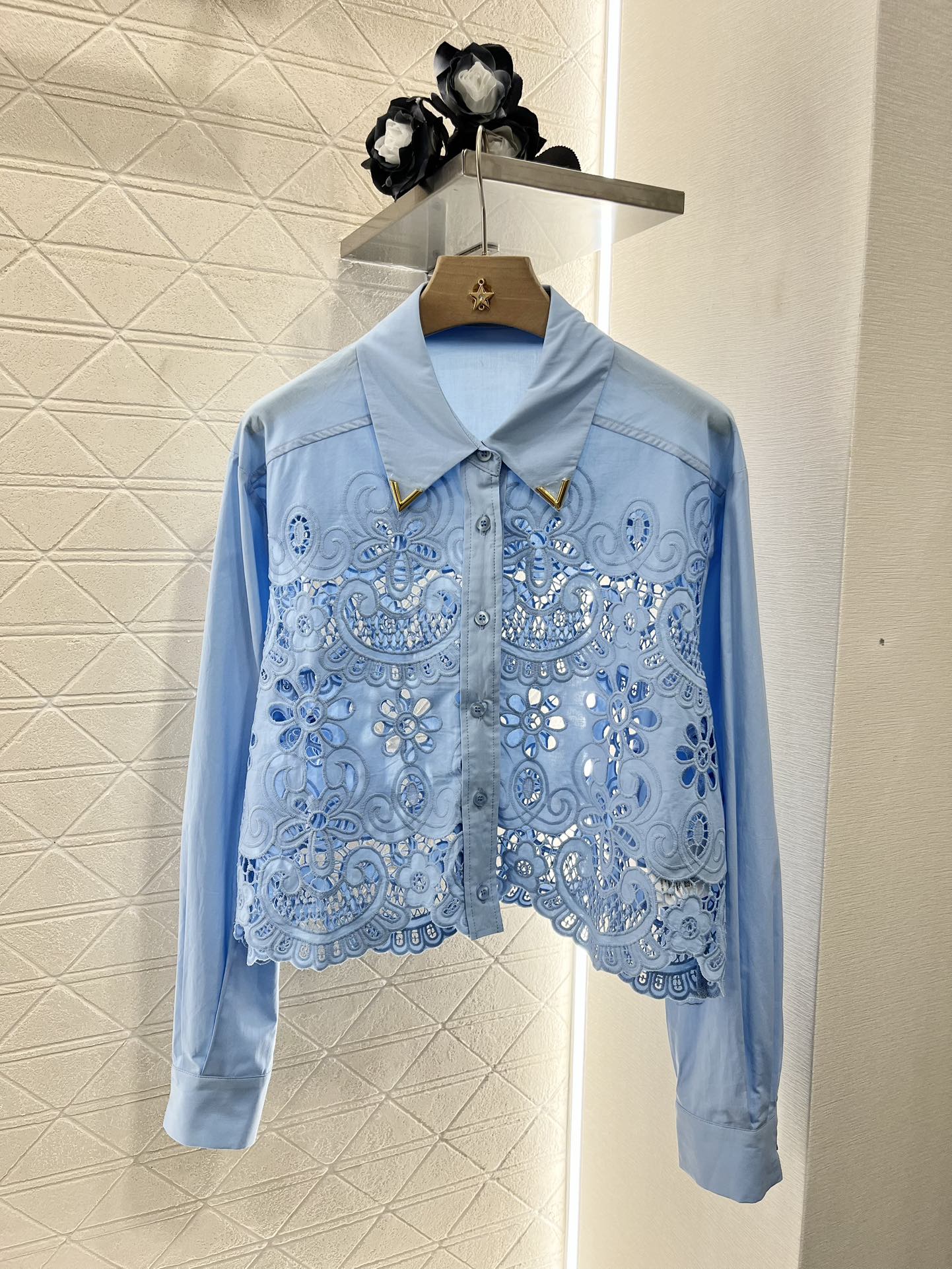 ♥Valentin*♥2025新品上架
    蕾丝衬衫短裤套装
定制YB斜纹全棉材质 亲肤舒适 透气垂