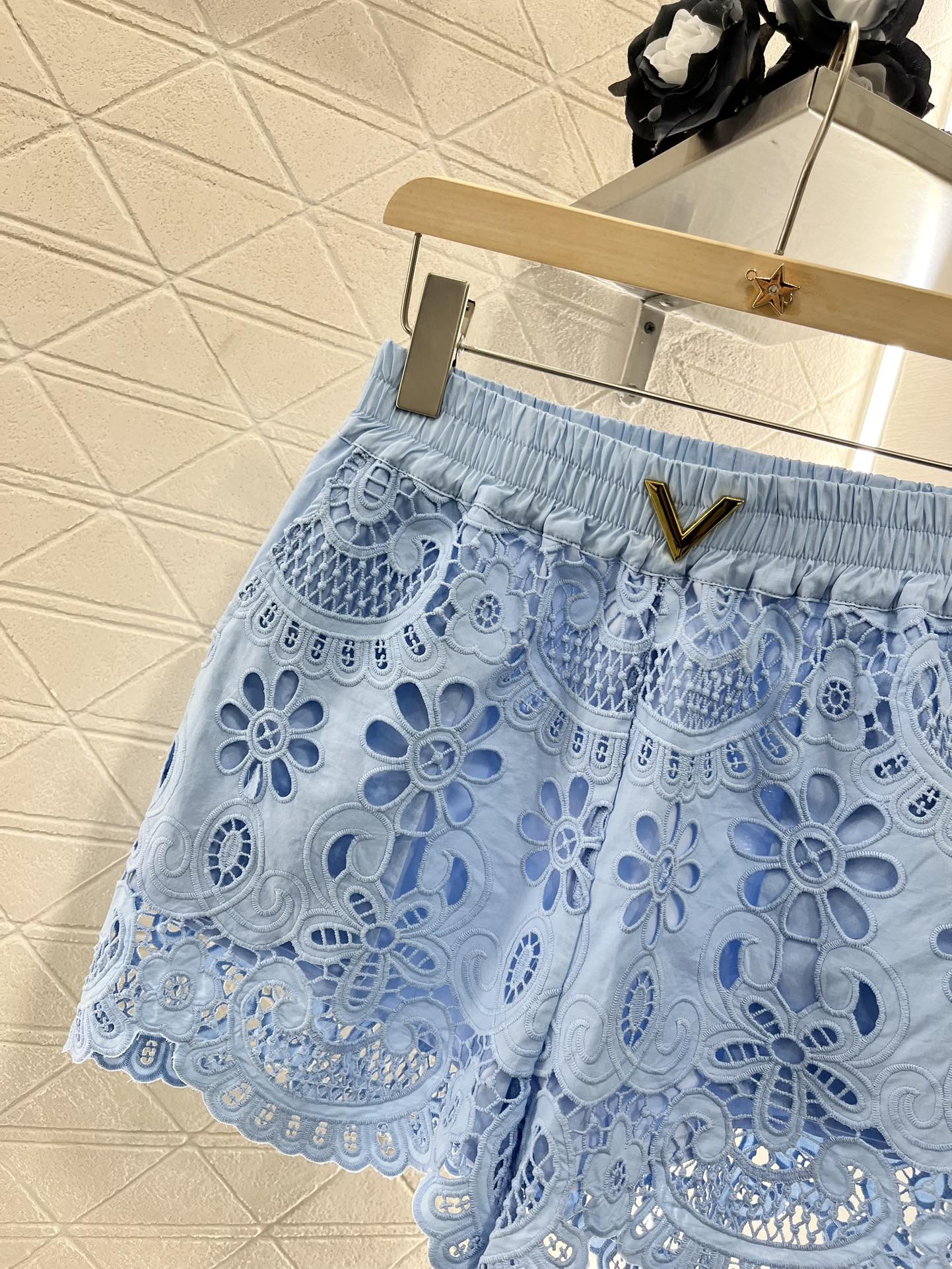 ♥Valentin*♥2025新品上架
    蕾丝衬衫短裤套装
定制YB斜纹全棉材质 亲肤舒适 透气垂
