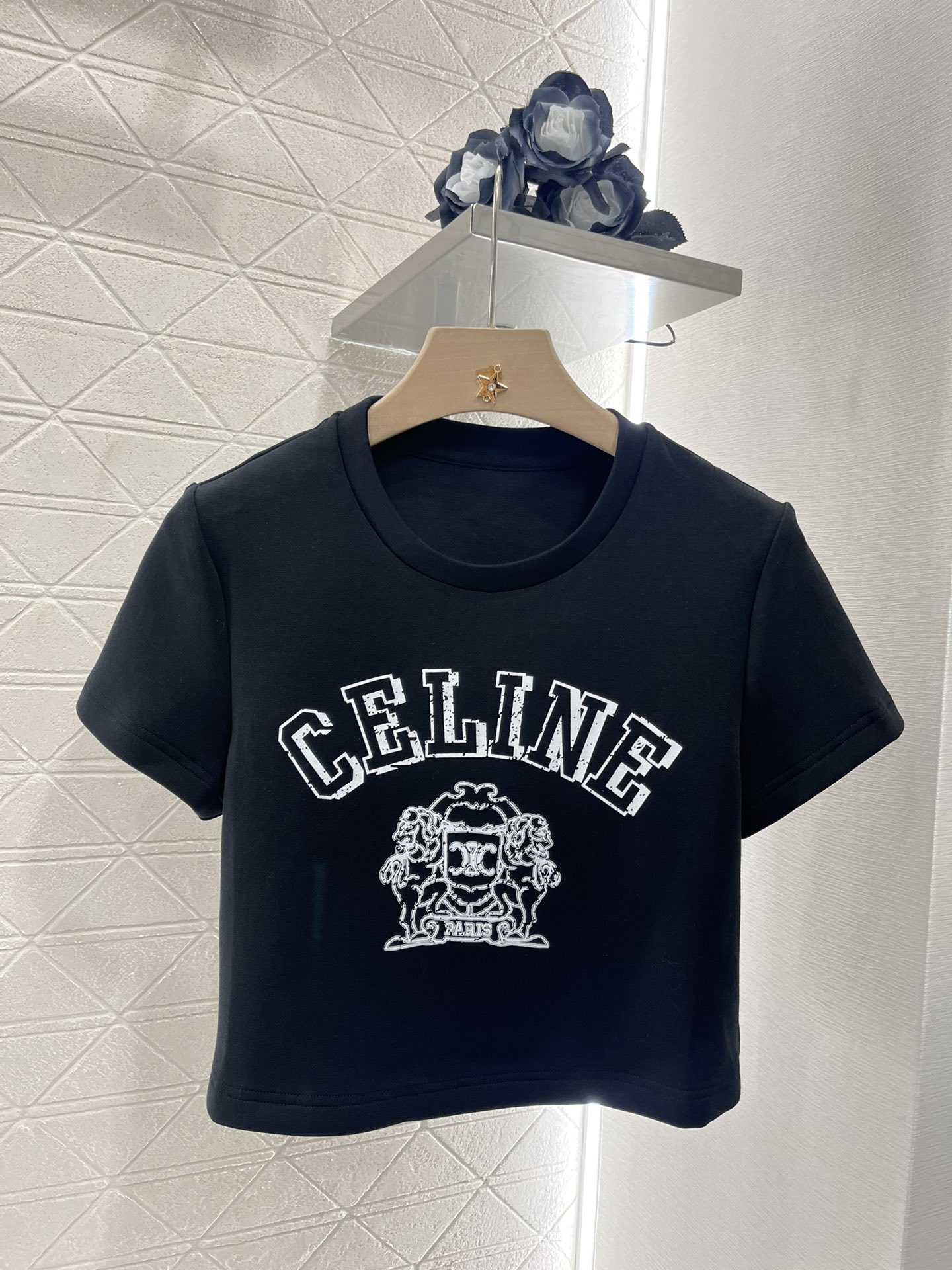 ♥Celin*♥2025新品上架
  圆领印花上衣短裤套装
定制YB原生全棉材质 透气舒适 质感十足 印