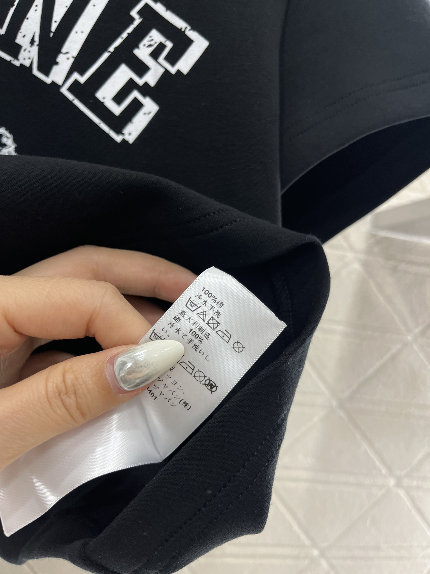 ♥Celin*♥2025新品上架
  圆领印花上衣短裤套装
定制YB原生全棉材质 透气舒适 质感十足 印